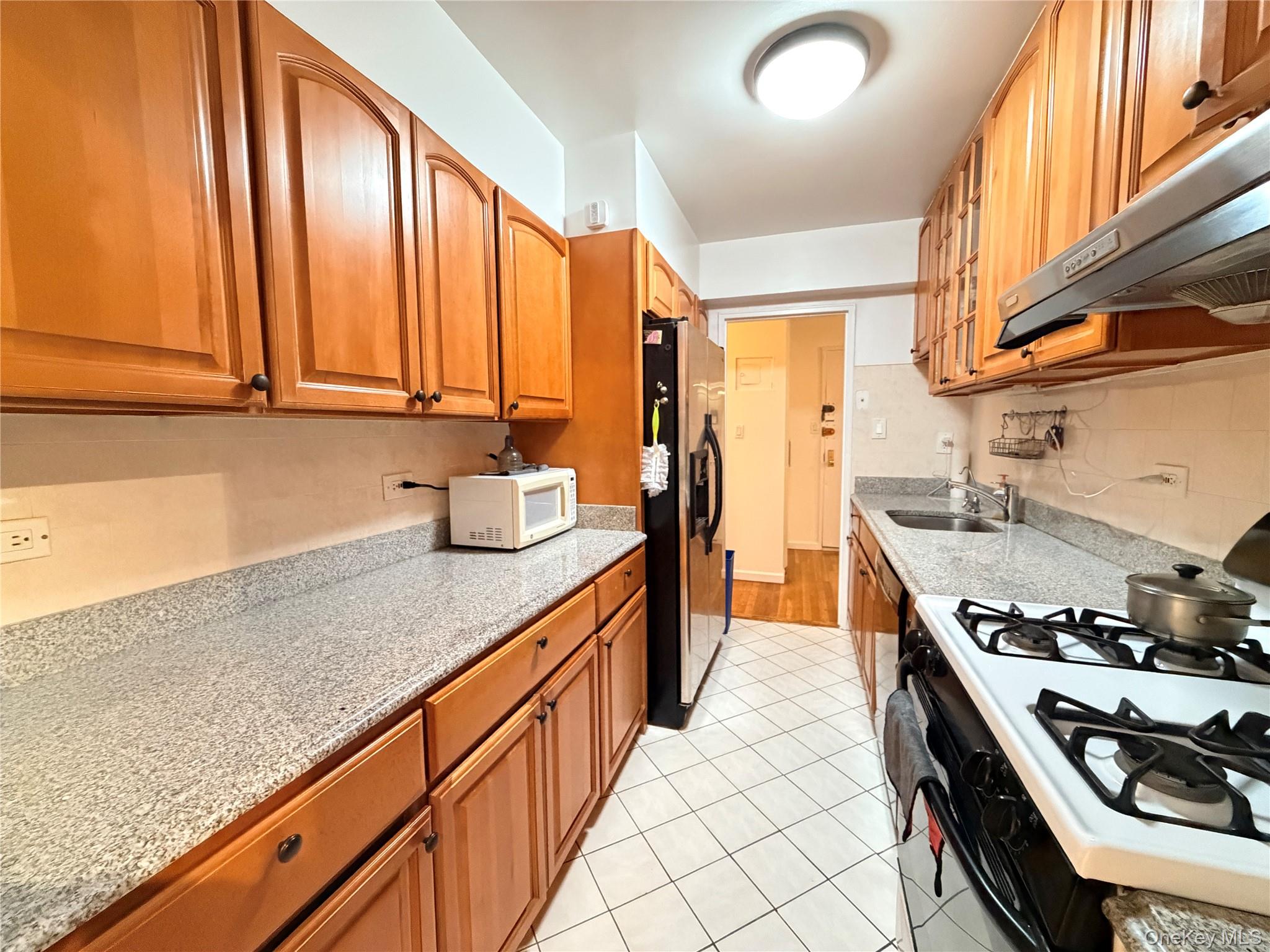 142-05 Roosevelt Avenue # 519, Flushing, NY 11354