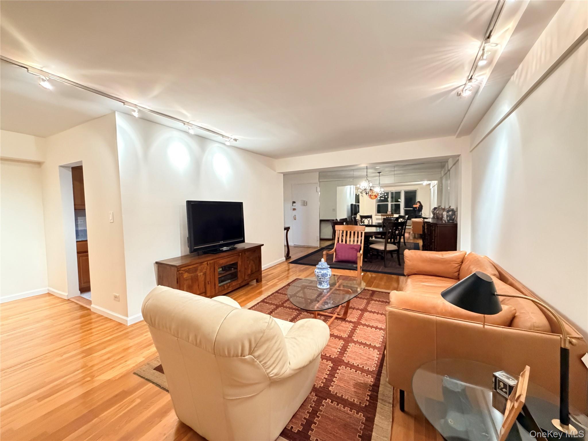 142-05 Roosevelt Avenue # 519, Flushing, NY 11354