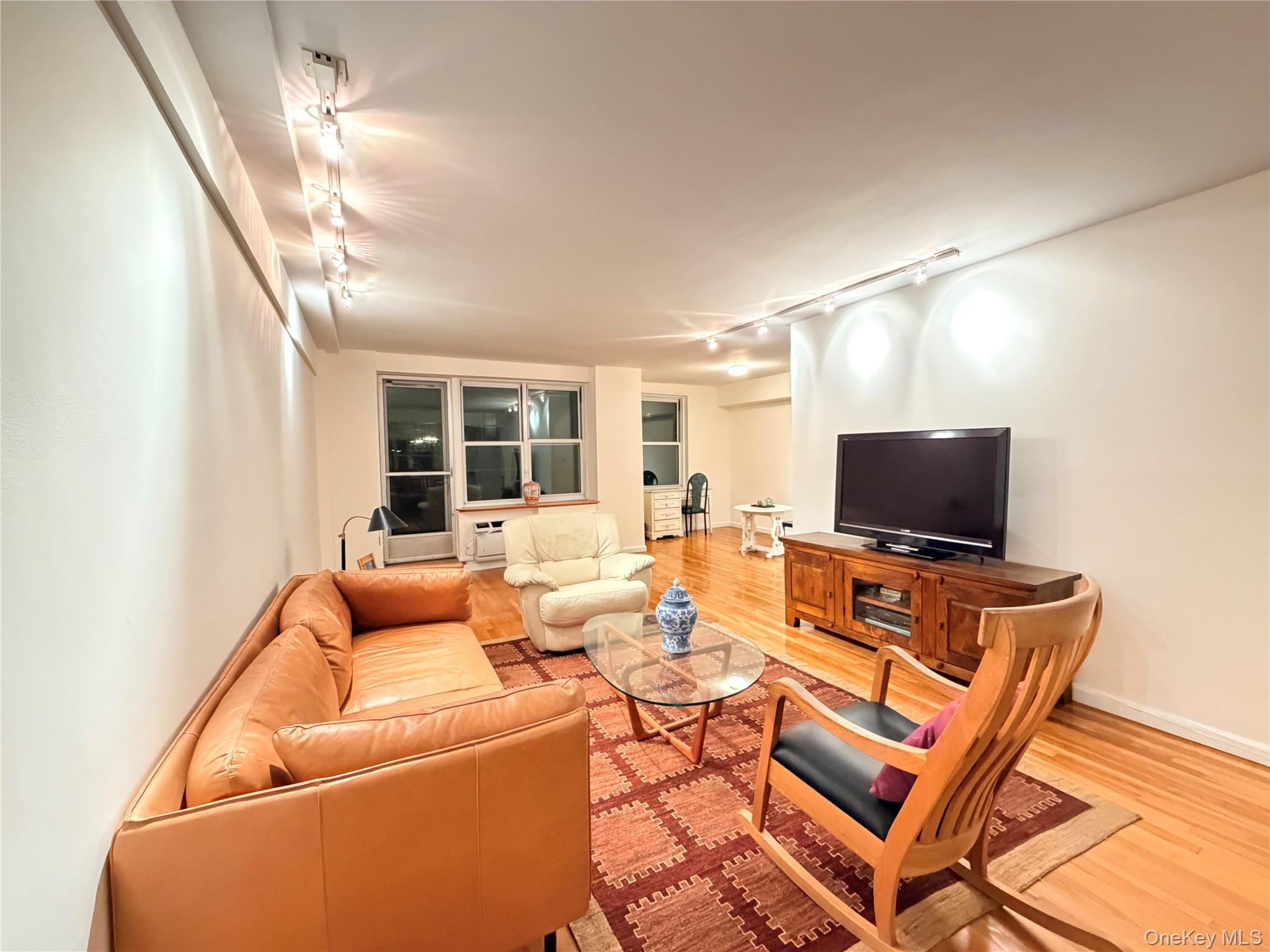 142-05 Roosevelt Avenue # 519, Flushing, NY 11354