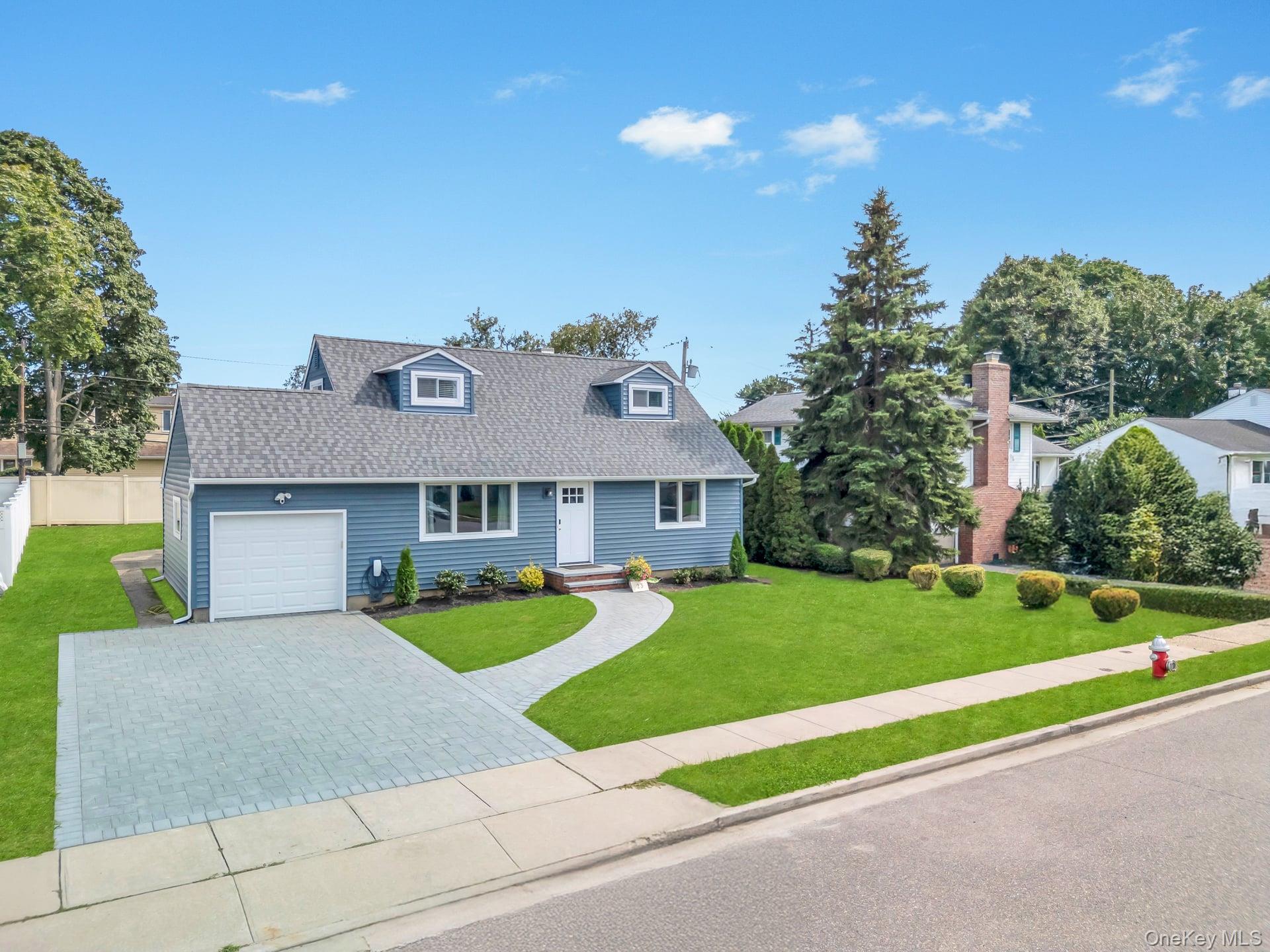 23 Peachtree Lane, Hicksville, NY 11801