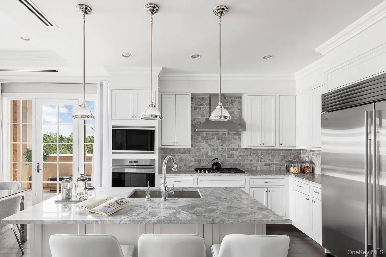 5000 Royal Court # 5307, North Hills, NY 11040