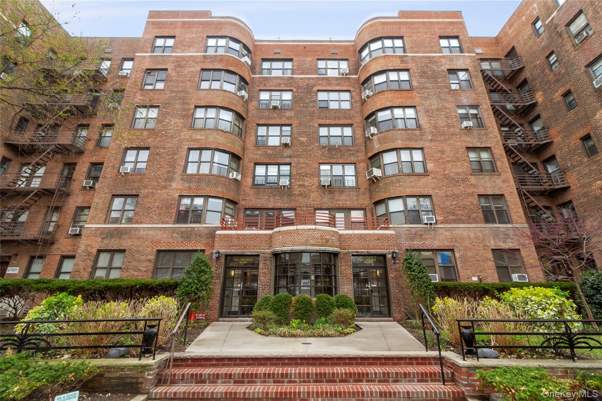 98-120 Queens Boulevard # 1G, Rego Park, NY 11374
