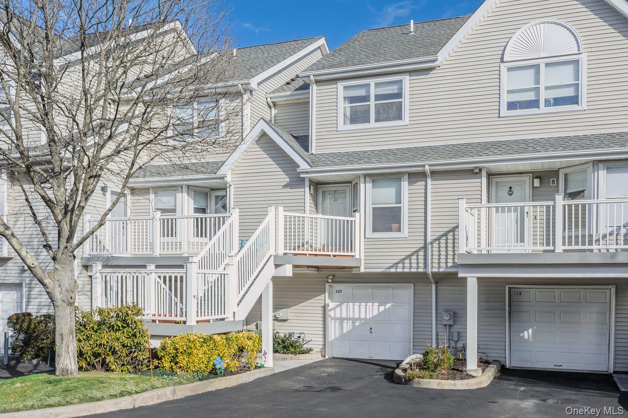 117 Leeward Lane, Port Jefferson, NY 11777