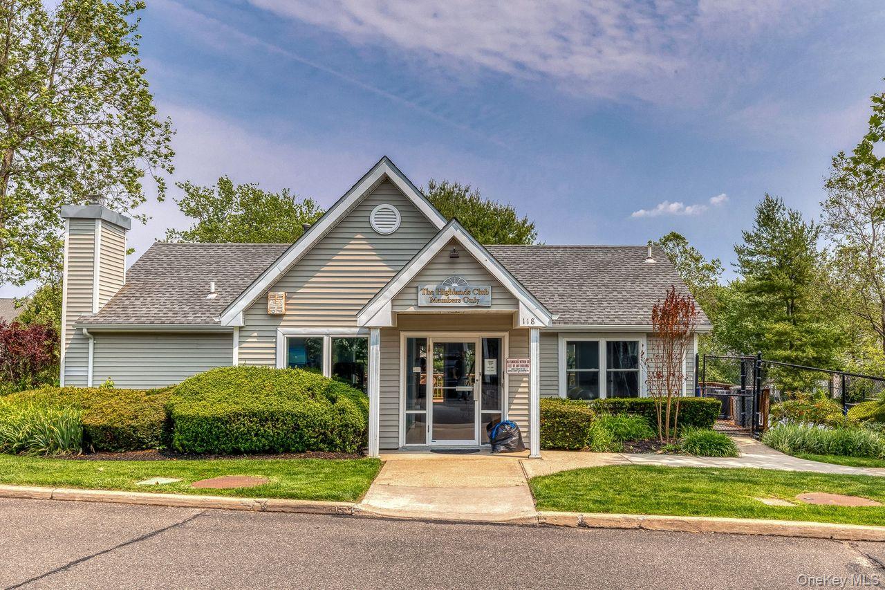 117 Leeward Lane, Port Jefferson, NY 11777