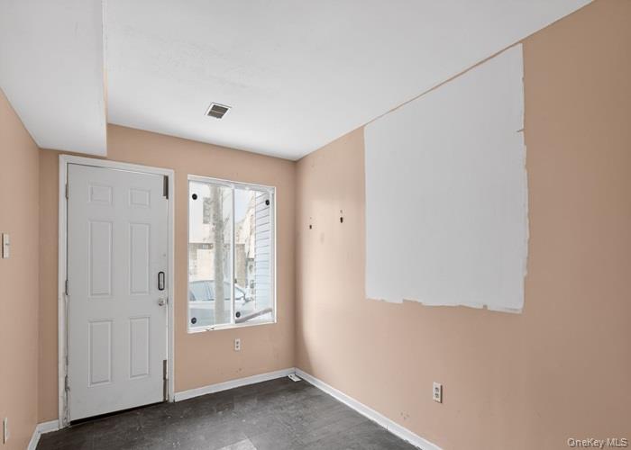 623 ILYSSA Way, Staten Island, NY 10312