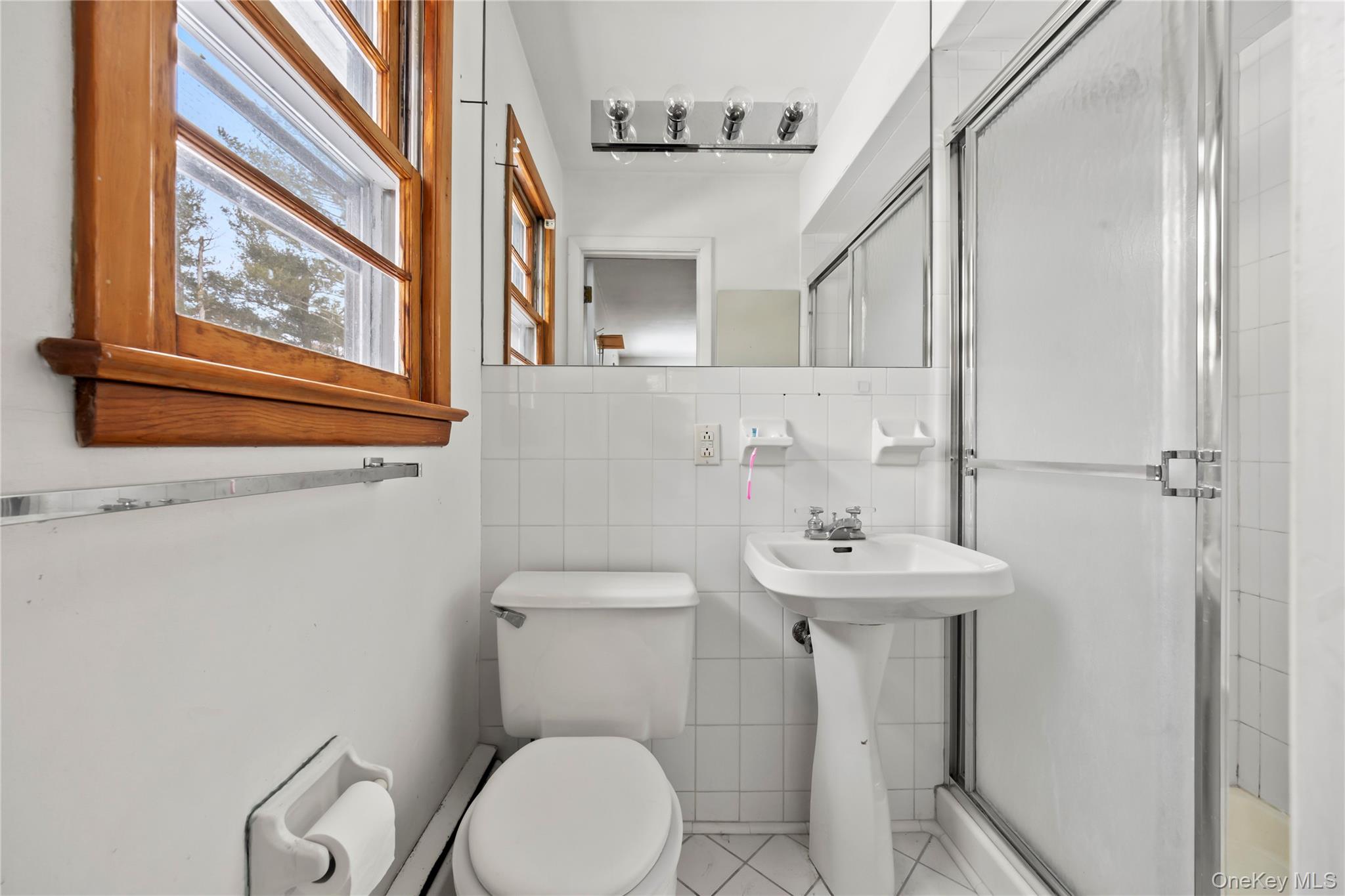 3 Anchor Road, Spring Valley, NY 10977