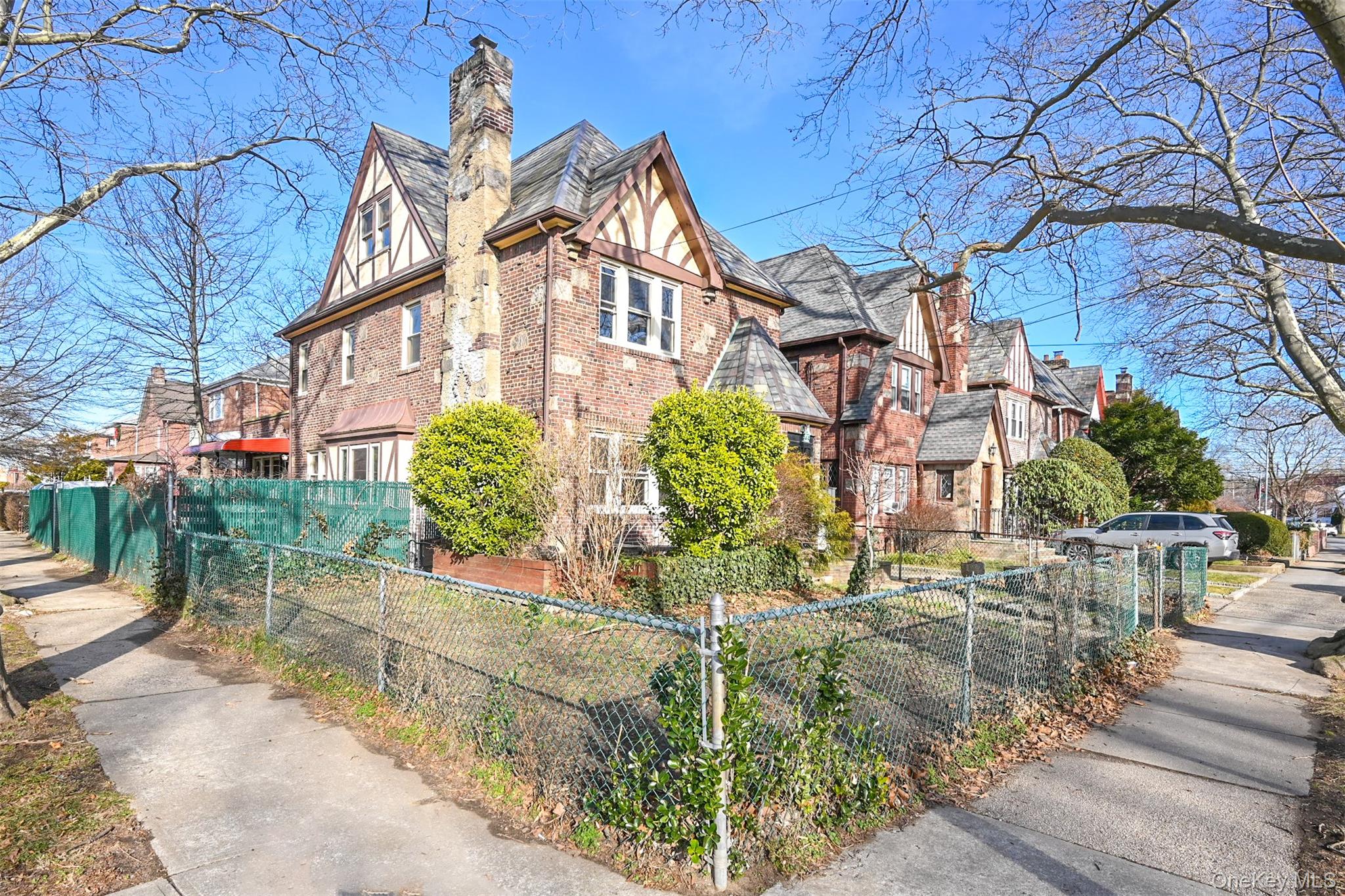 19501 45th Avenue, Flushing, NY 11358