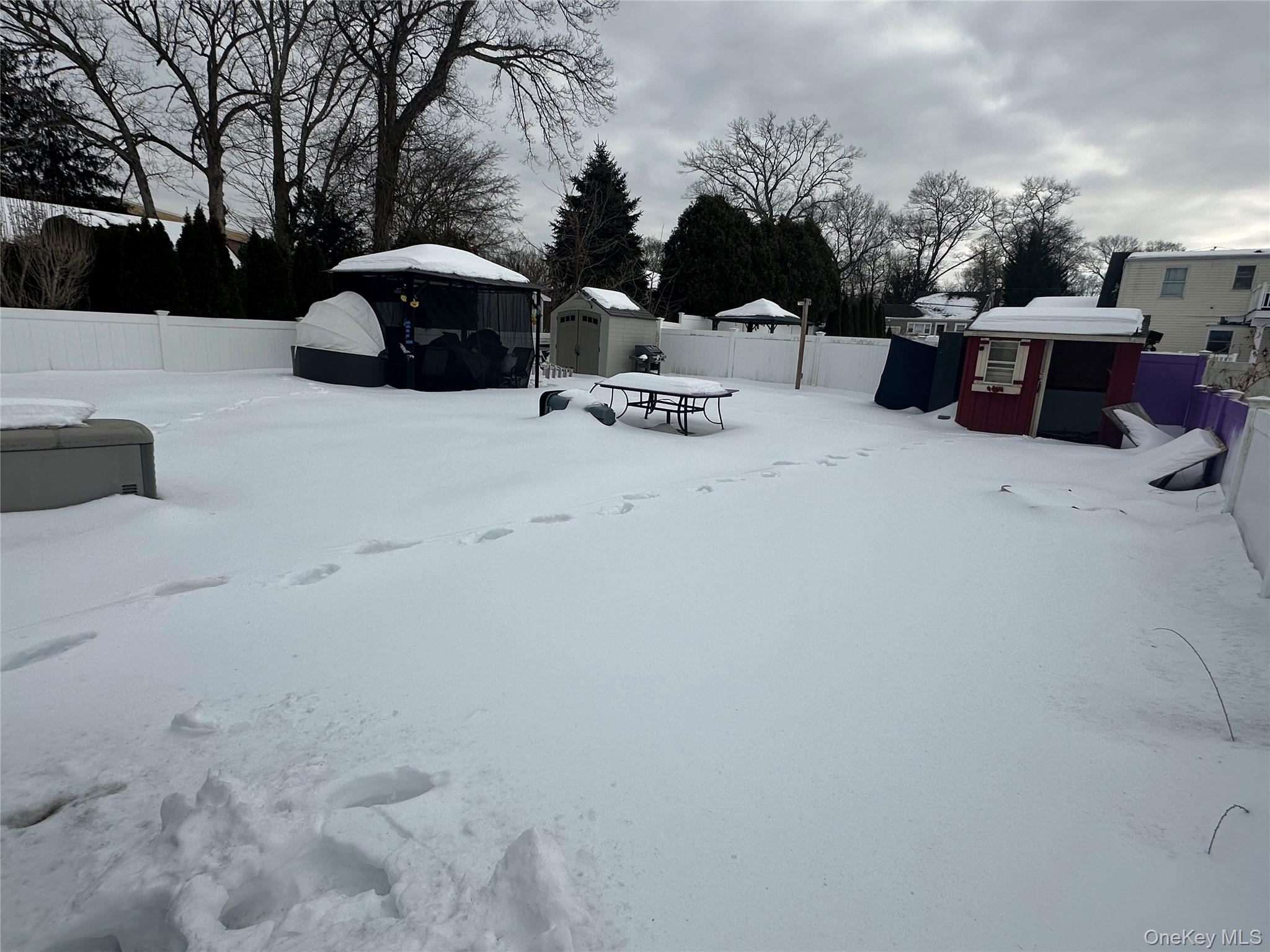 80 E 19th Street, Huntington Station, NY 11746