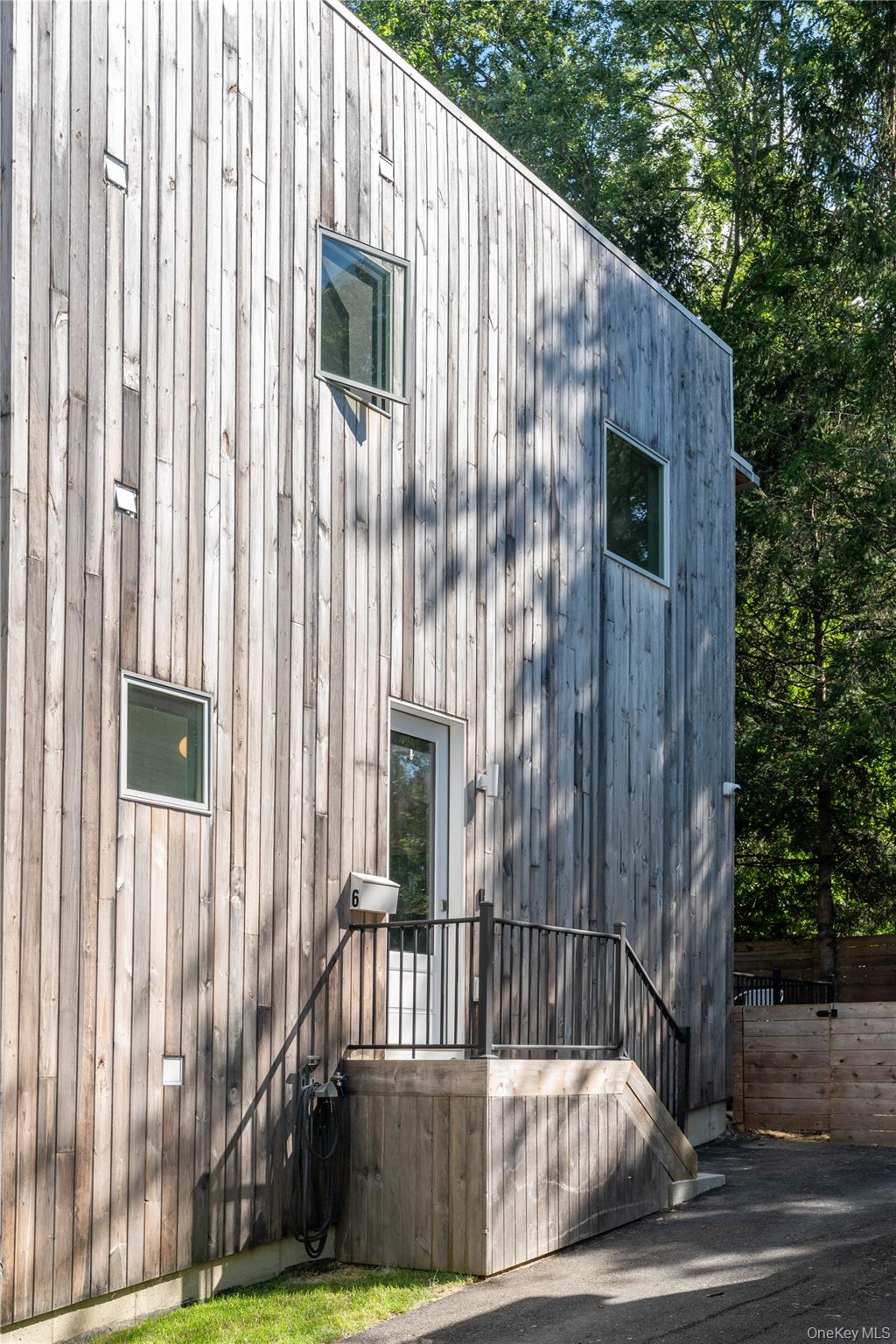 6 Glenwood Avenue, Poughkeepsie, NY 12603