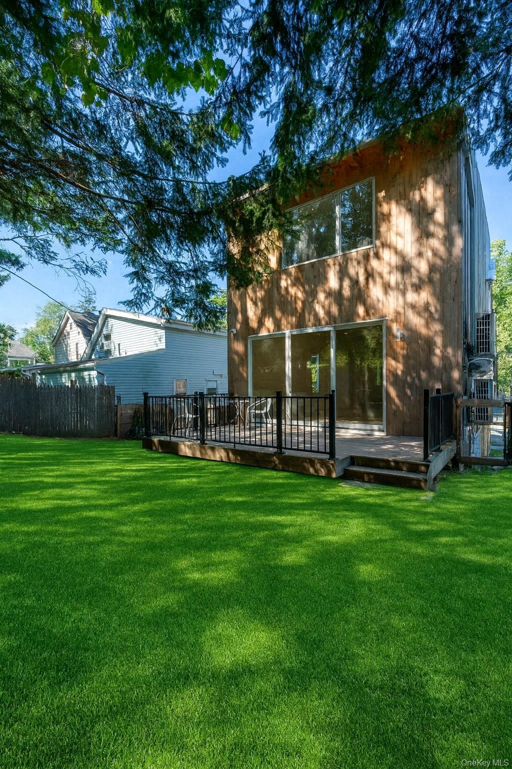 6 Glenwood Avenue, Poughkeepsie, NY 12603