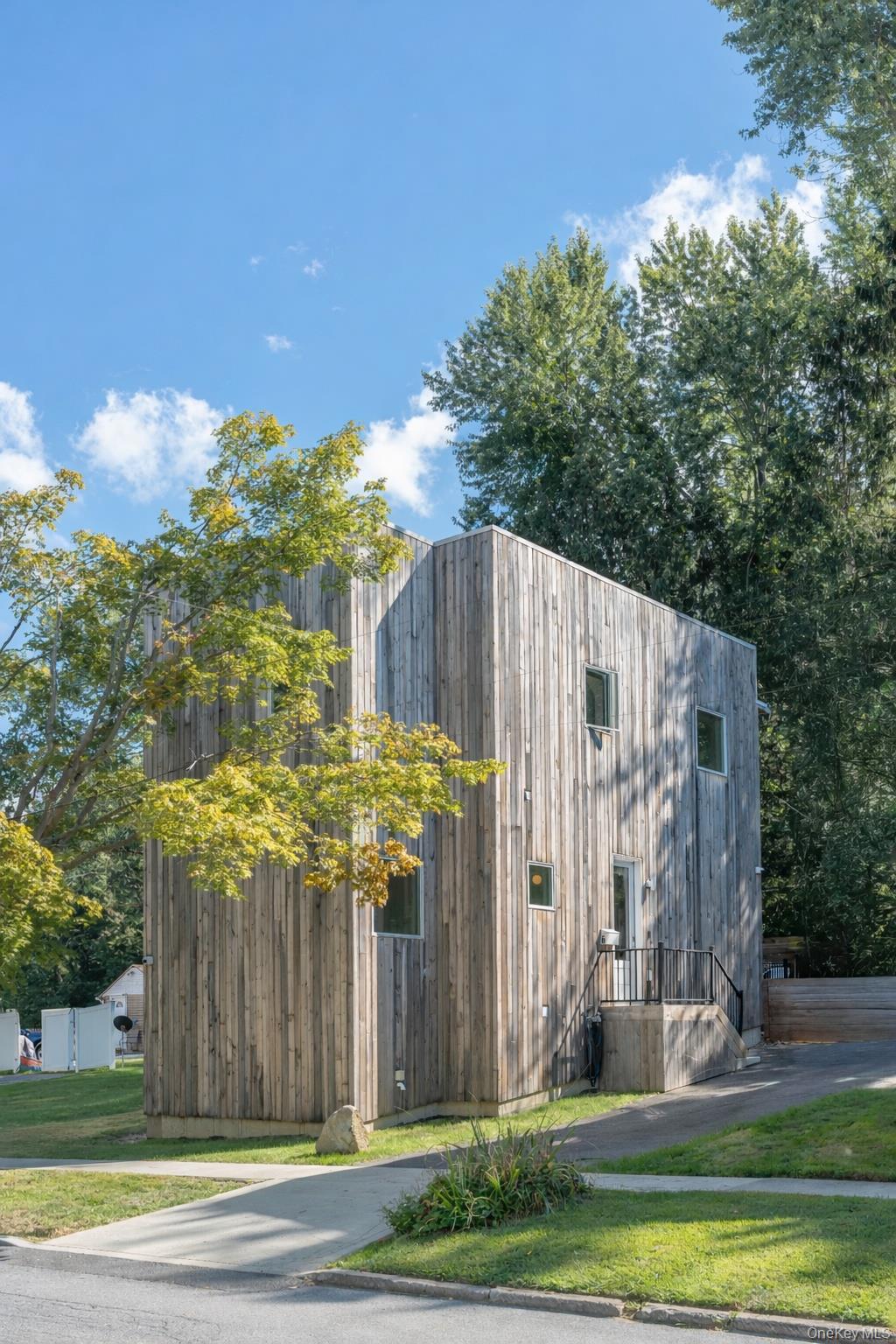 6 Glenwood Avenue, Poughkeepsie, NY 12603