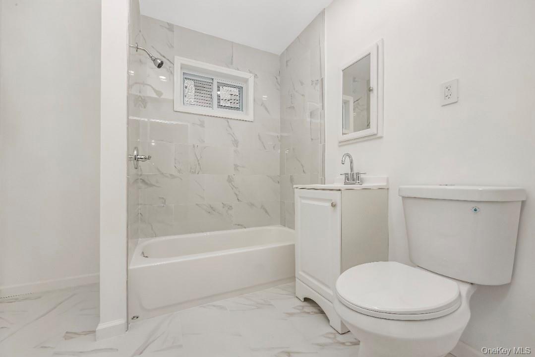 54 5th Street, Ronkonkoma, NY 11779