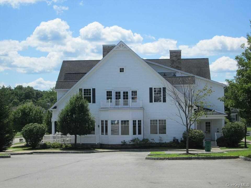 1 FOUR CORNERS Boulevard # 4, Hopewell Junction, NY 12533