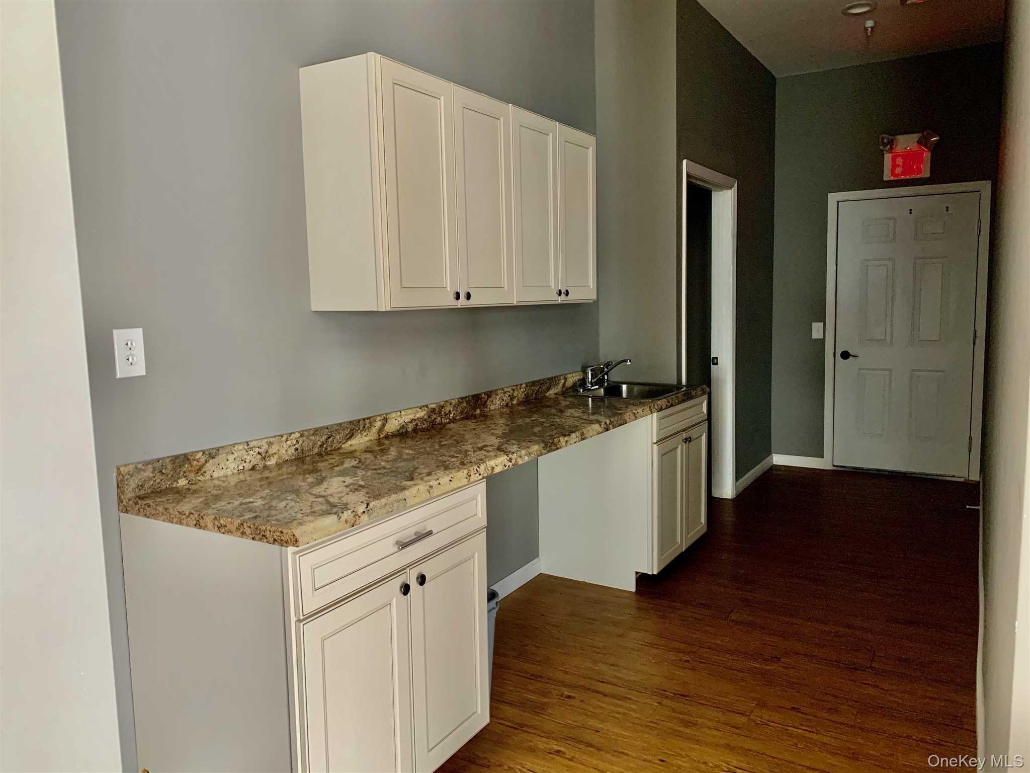 1 FOUR CORNERS Boulevard # 4, Hopewell Junction, NY 12533