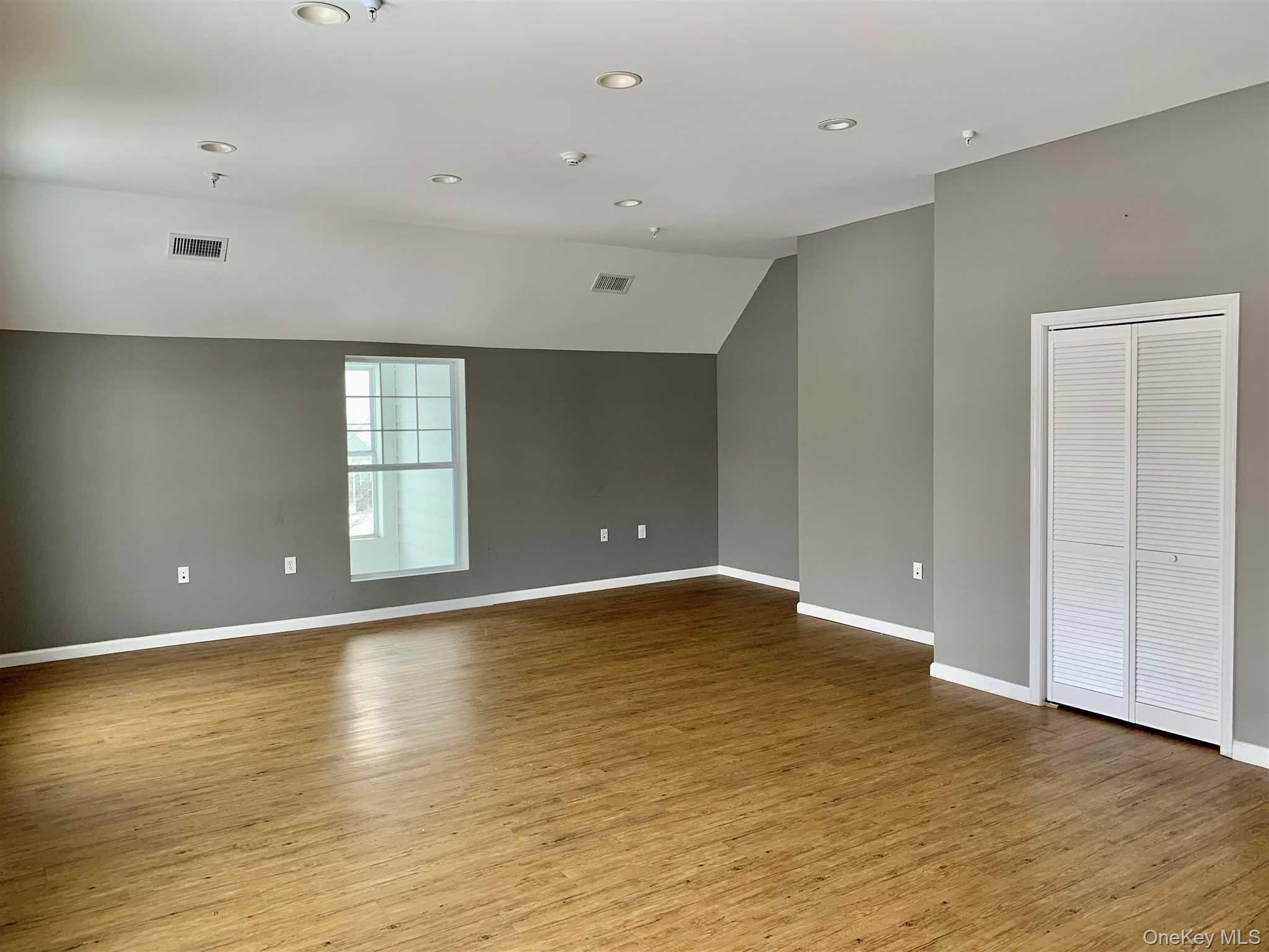 1 FOUR CORNERS Boulevard # 4, Hopewell Junction, NY 12533