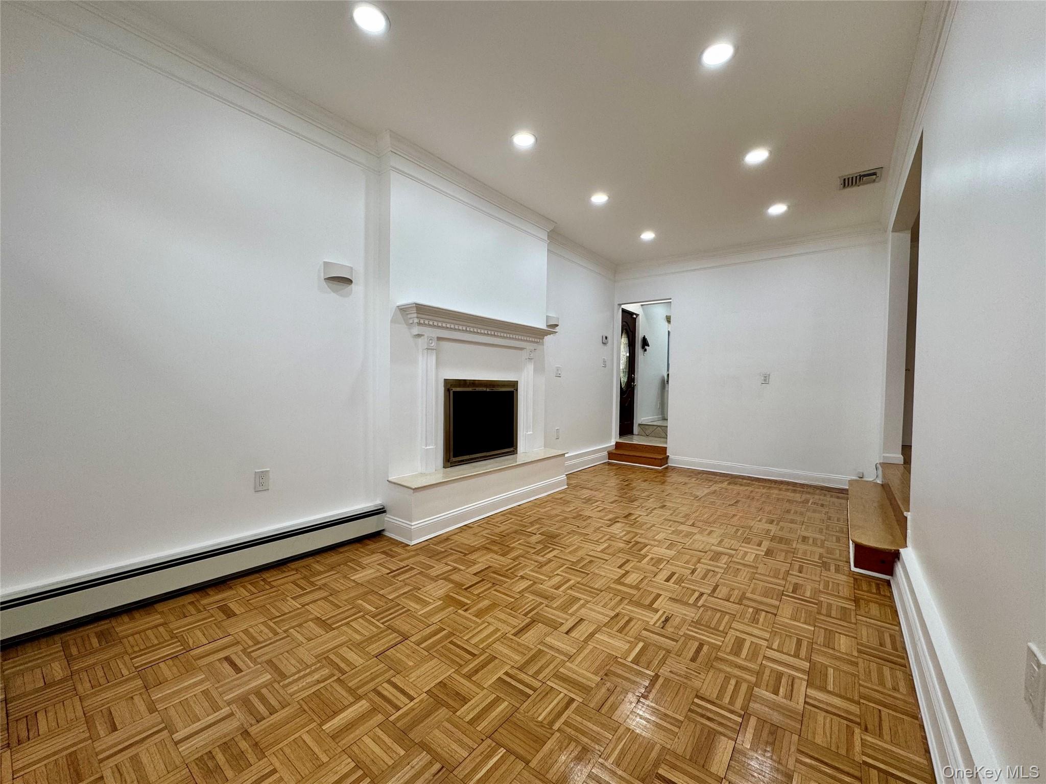 23 Center Drive, New Hyde Park, NY 11040