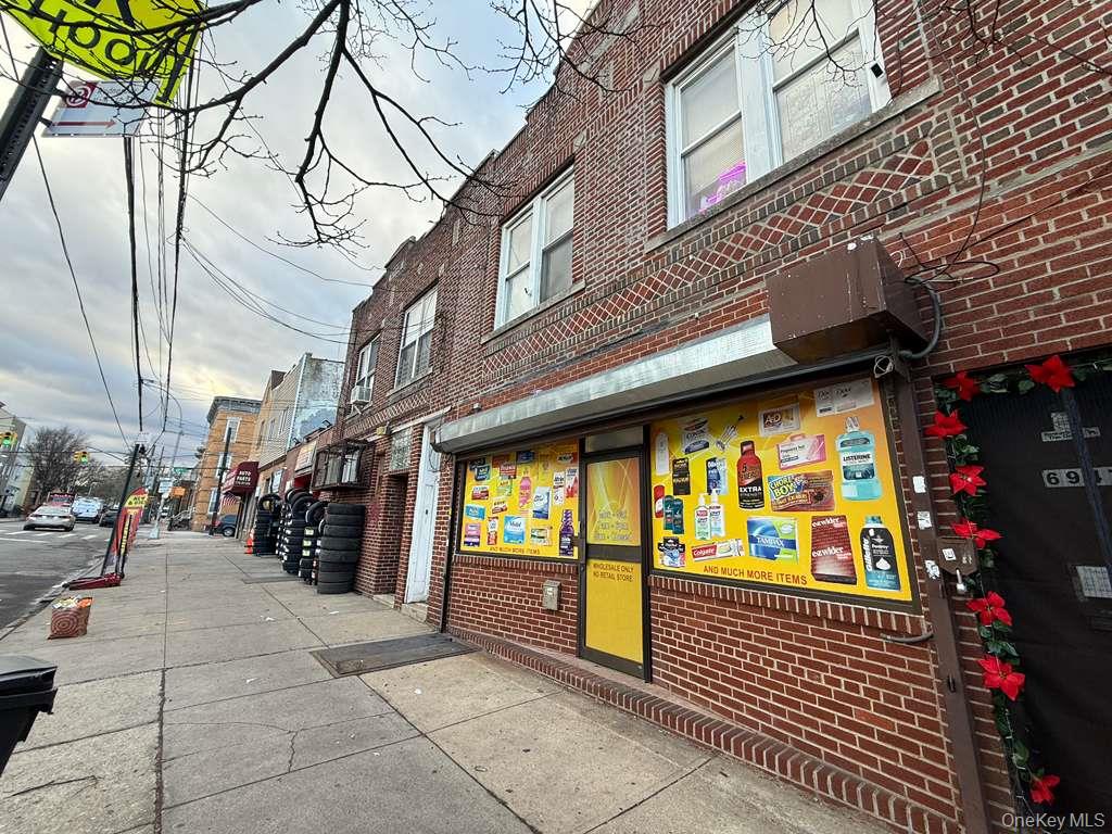 6938 Myrtle Avenue, Glendale, NY 11385