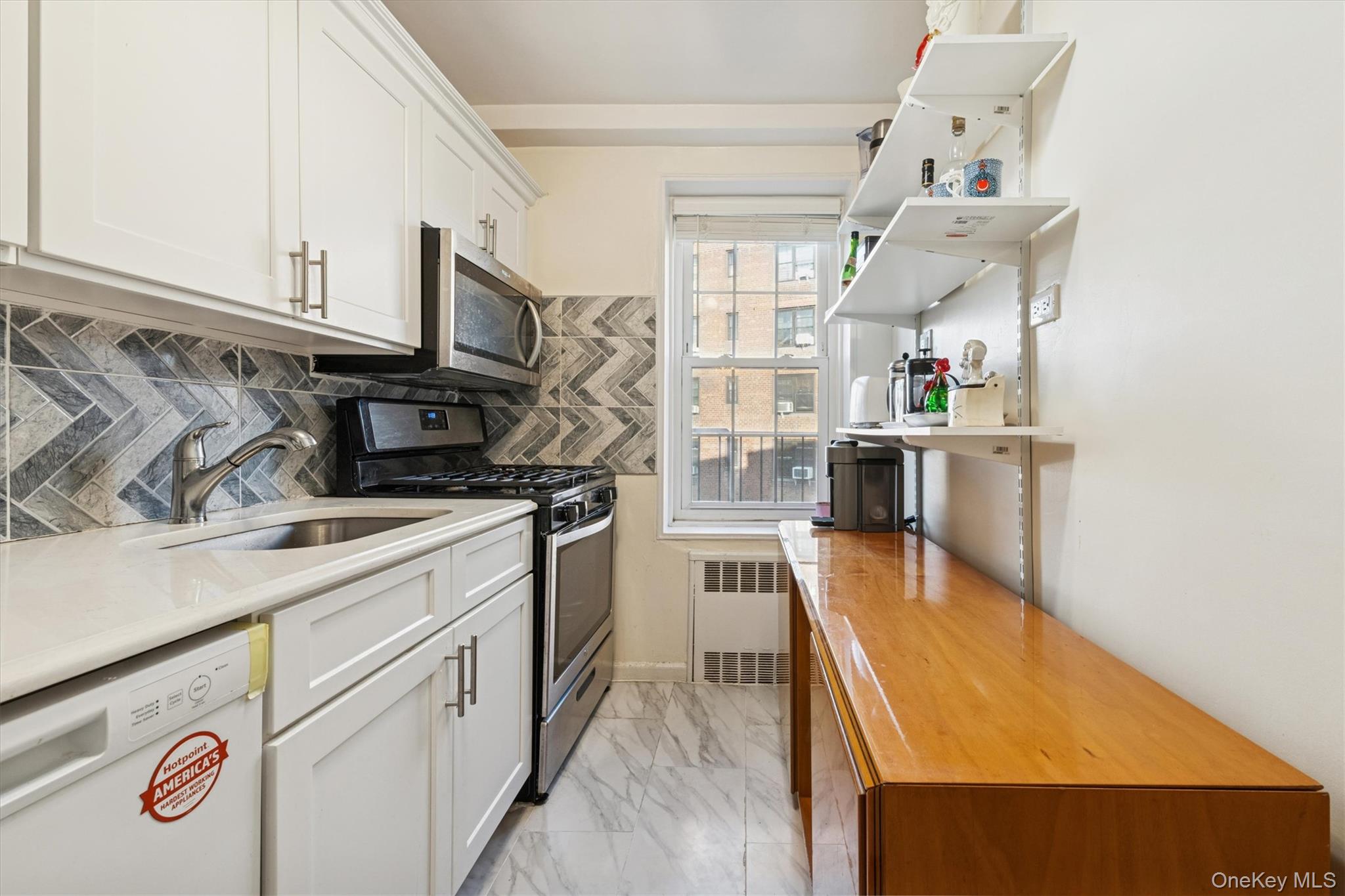 139-09 84th Drive # 408, Briarwood, NY 11435