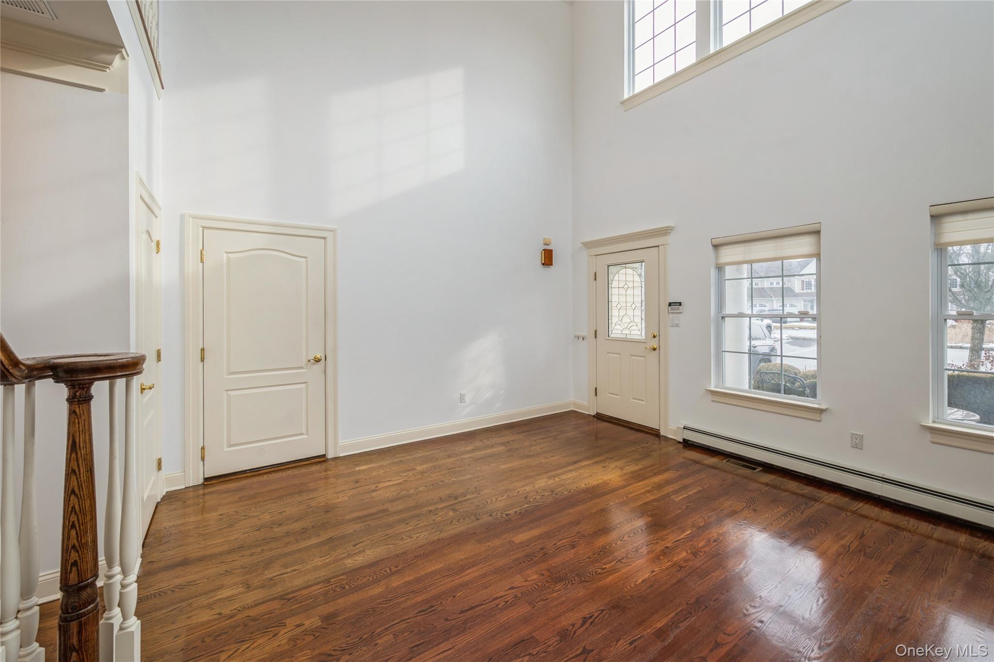 22 Meadow Court, Oakdale, NY 11769