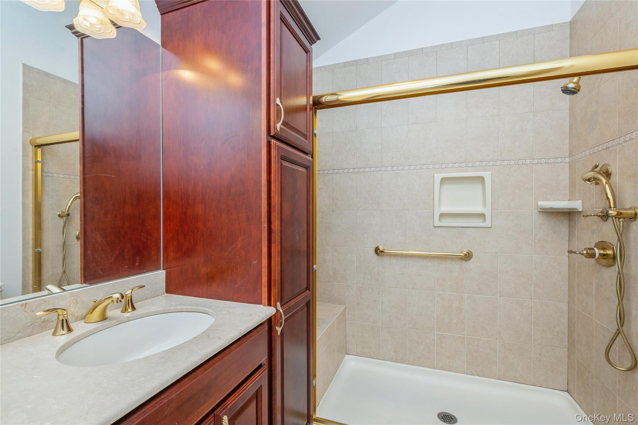 22 Meadow Court, Oakdale, NY 11769