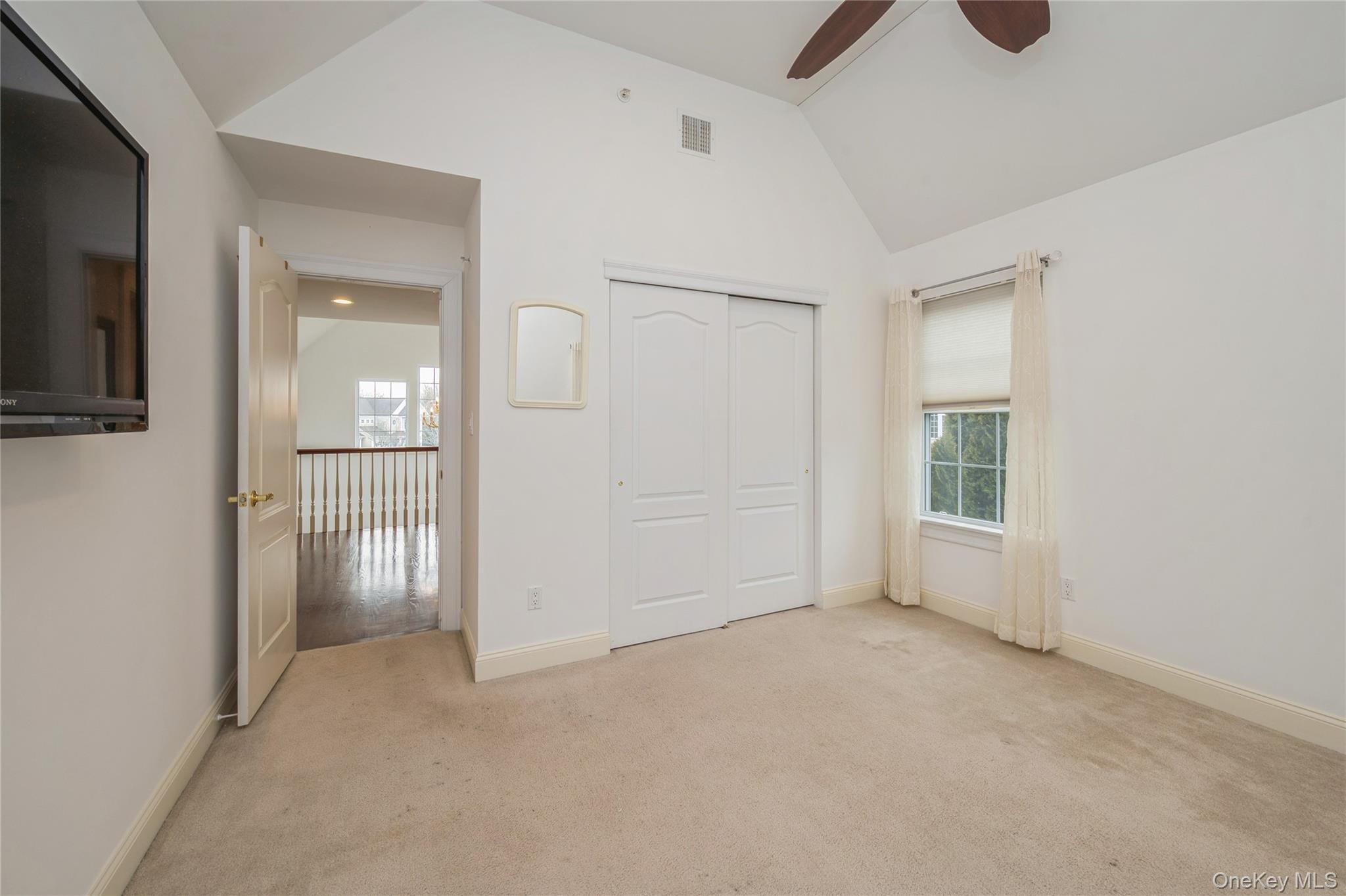 22 Meadow Court, Oakdale, NY 11769