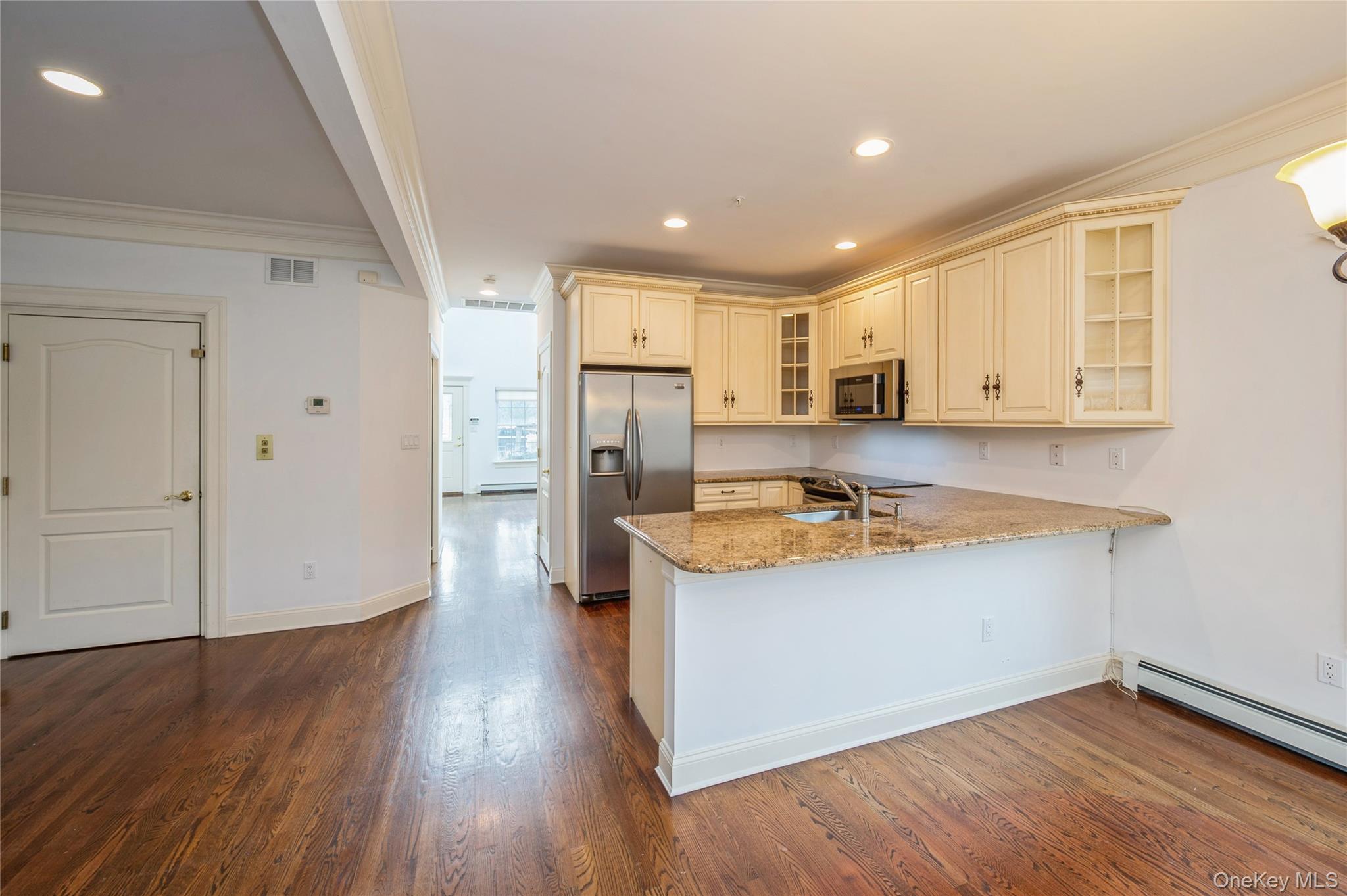 22 Meadow Court, Oakdale, NY 11769