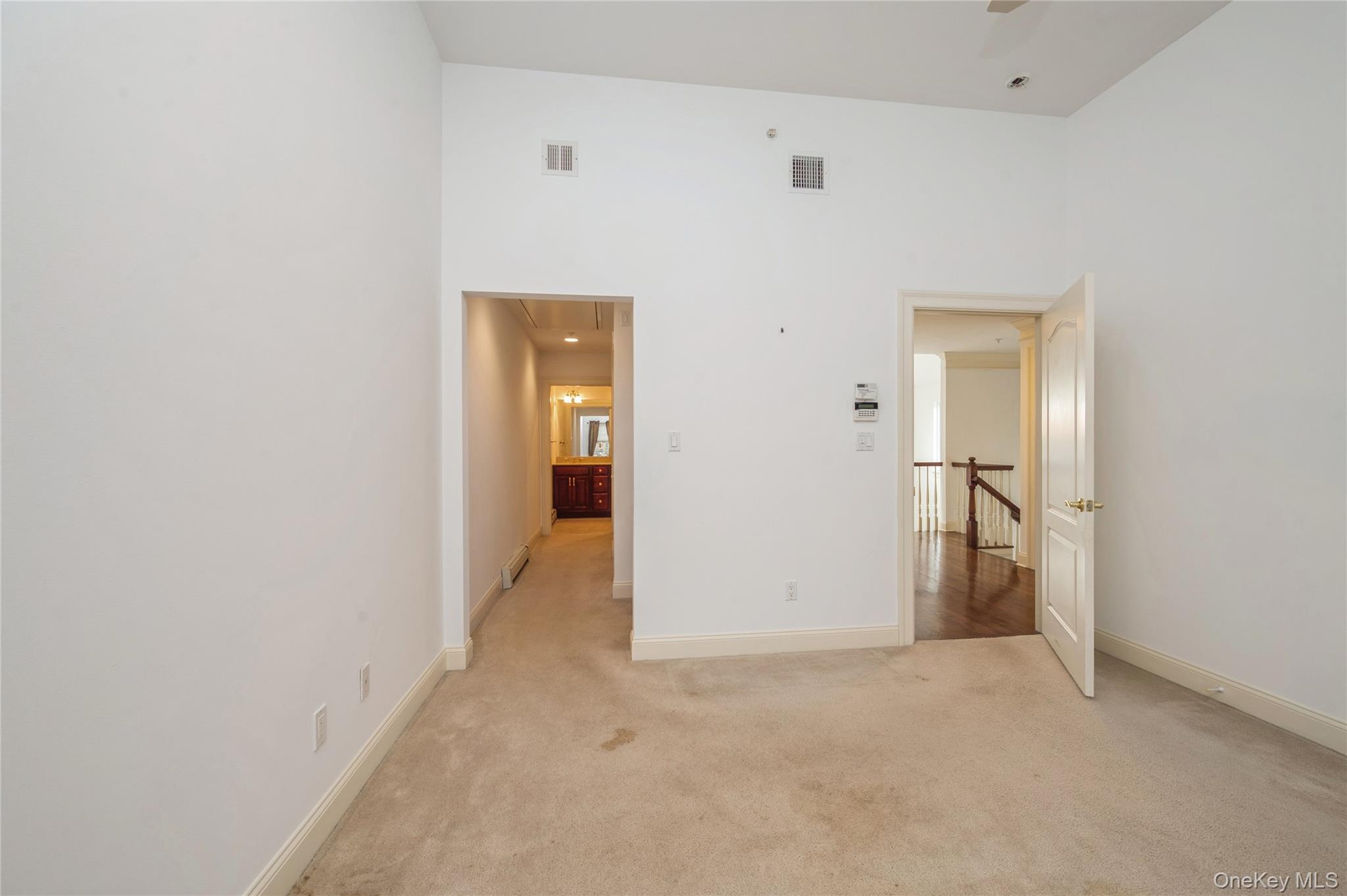 22 Meadow Court, Oakdale, NY 11769