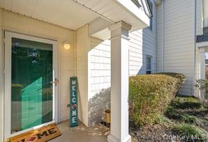 138 Brattle Circle, Melville, NY 11747