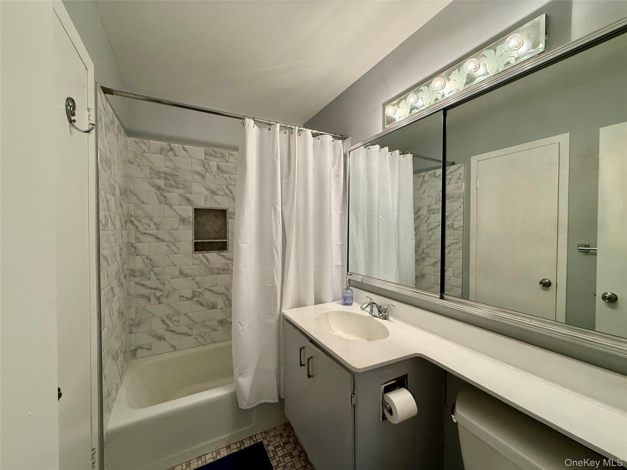 120 Brush Hollow Crescent, Rye Brook, NY 10573