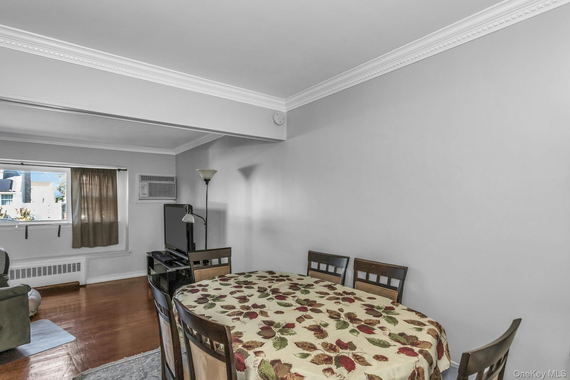 17 Linwood Place, Massapequa Park, NY 11762