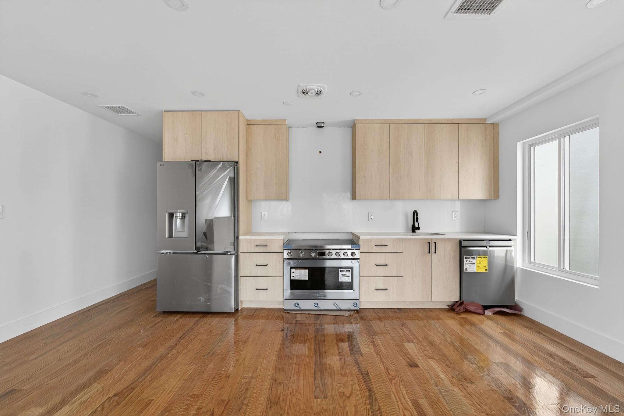 2217 Seymour Avenue, Bronx, NY 10469