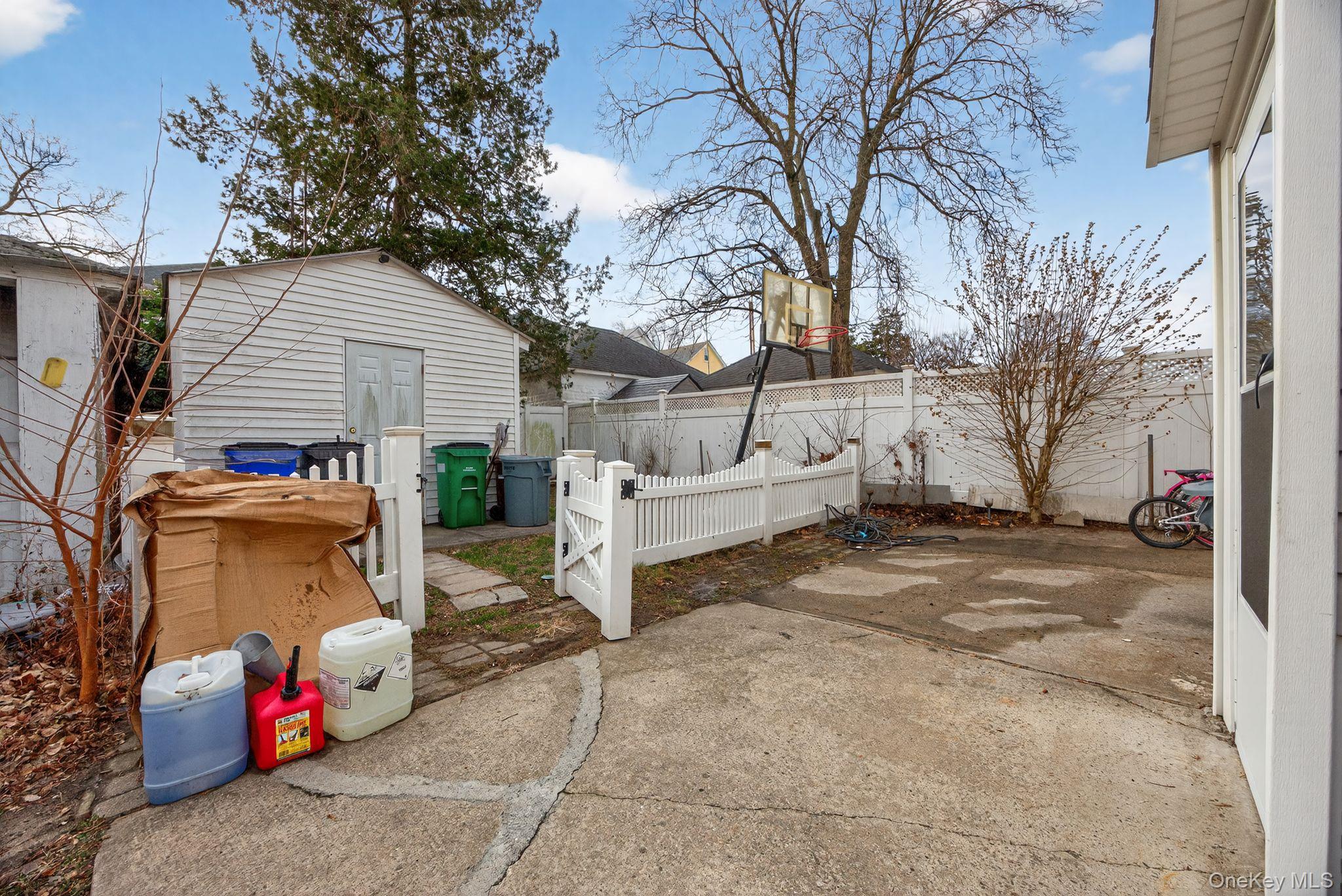 121-44 6th Avenue, College Point, NY 11356