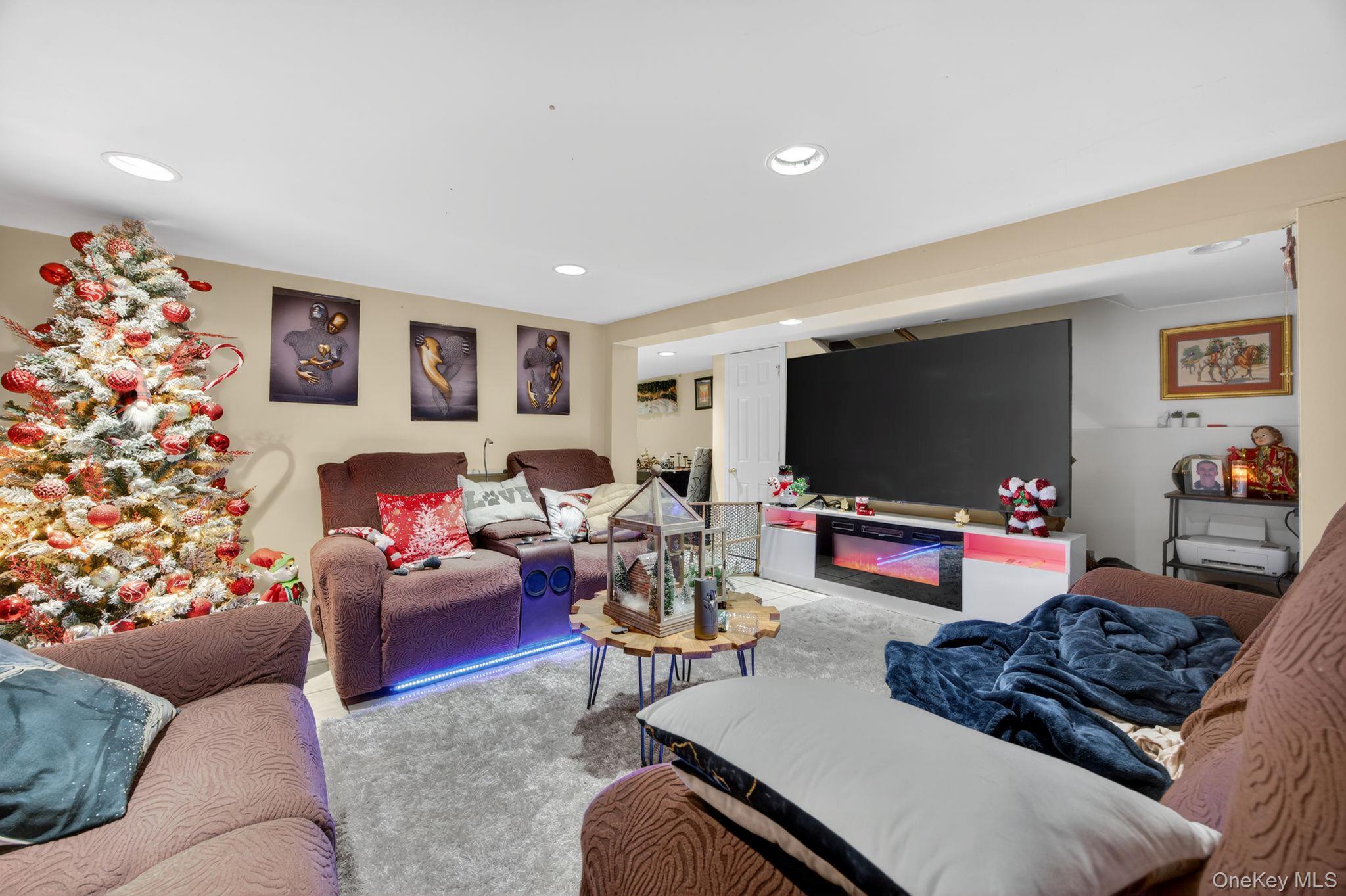 121-44 6th Avenue, College Point, NY 11356