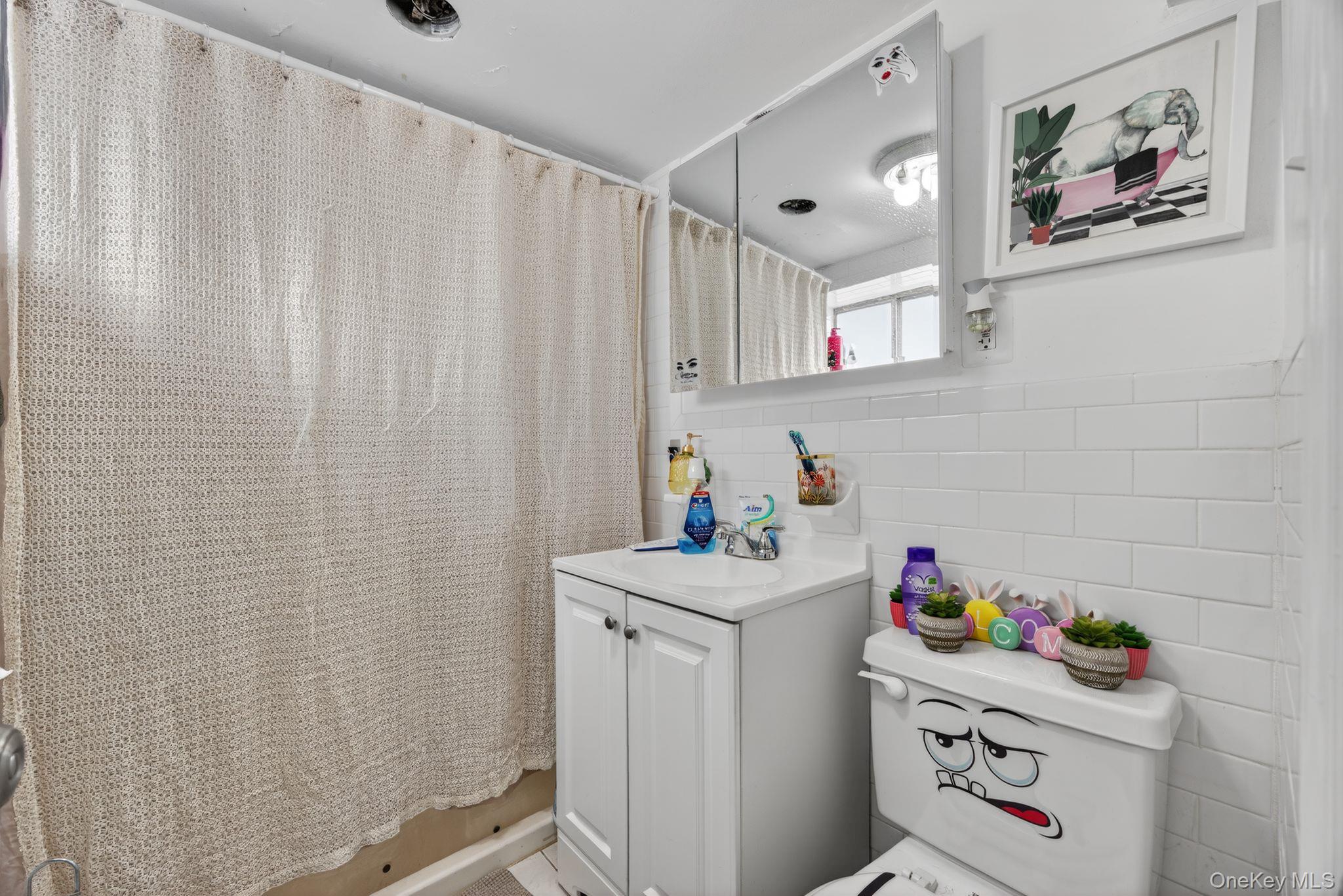 121-44 6th Avenue, College Point, NY 11356