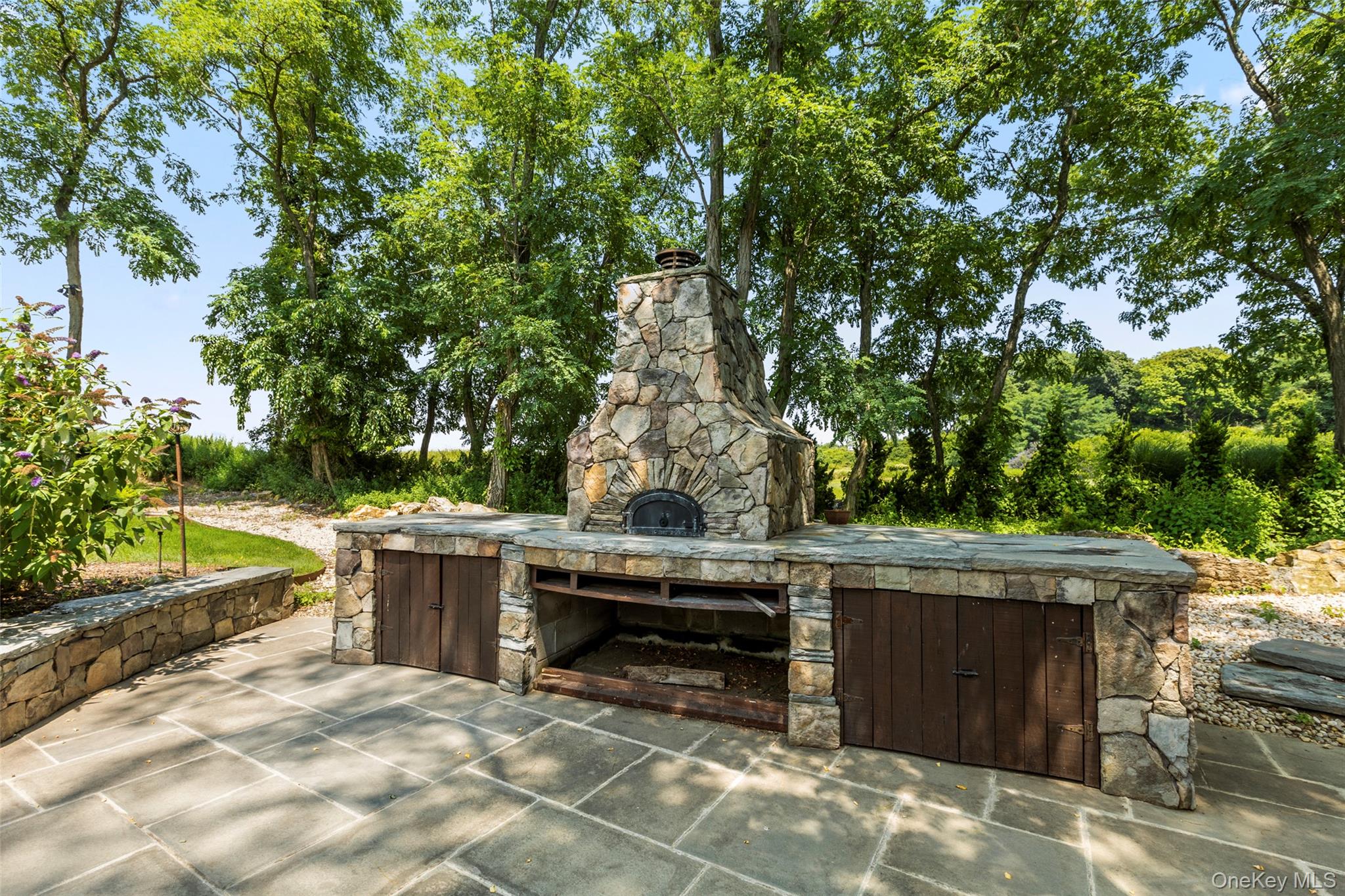 16 Old Field Woods Road, Setauket, NY 11733