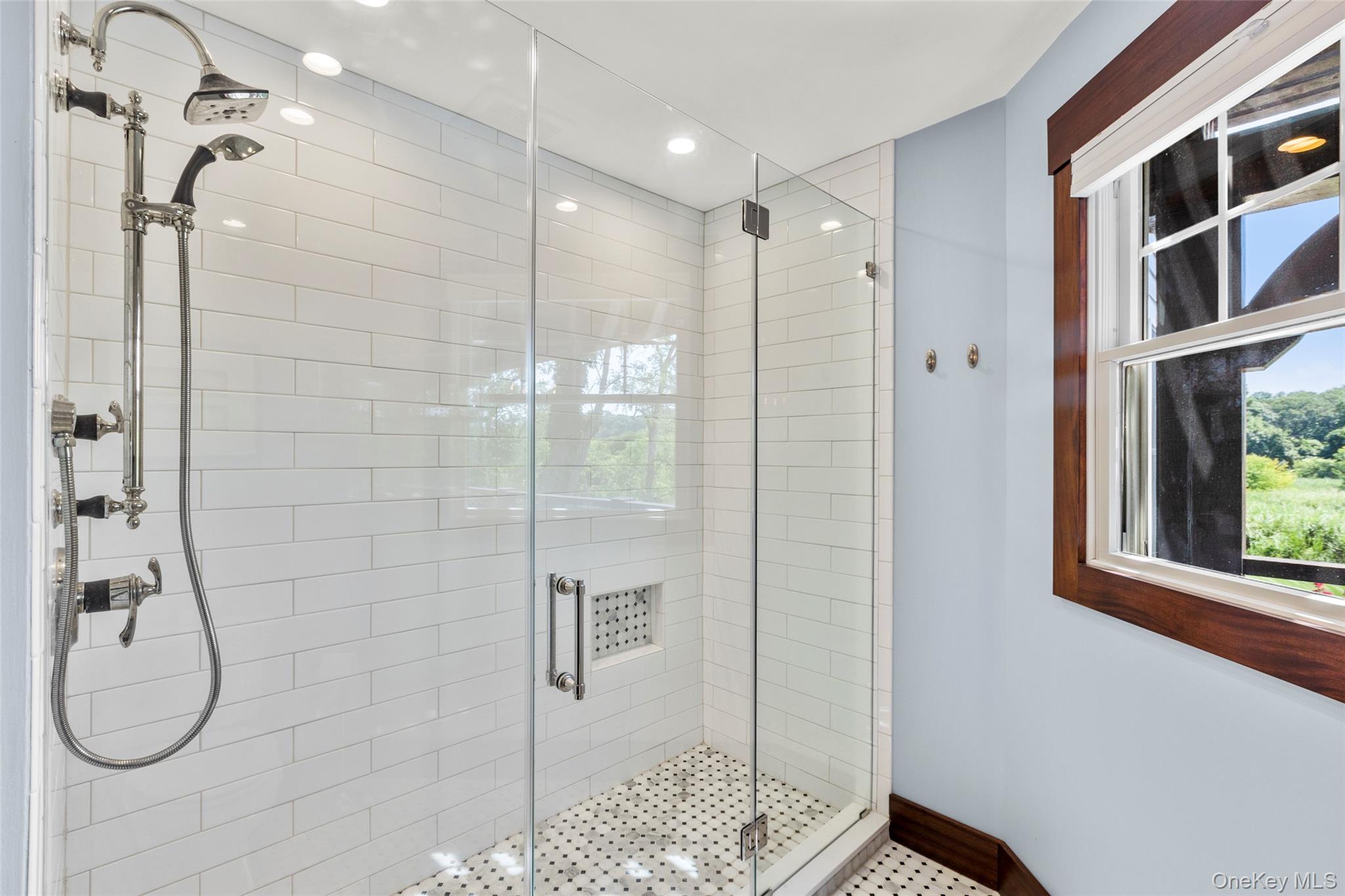 16 Old Field Woods Road, Setauket, NY 11733