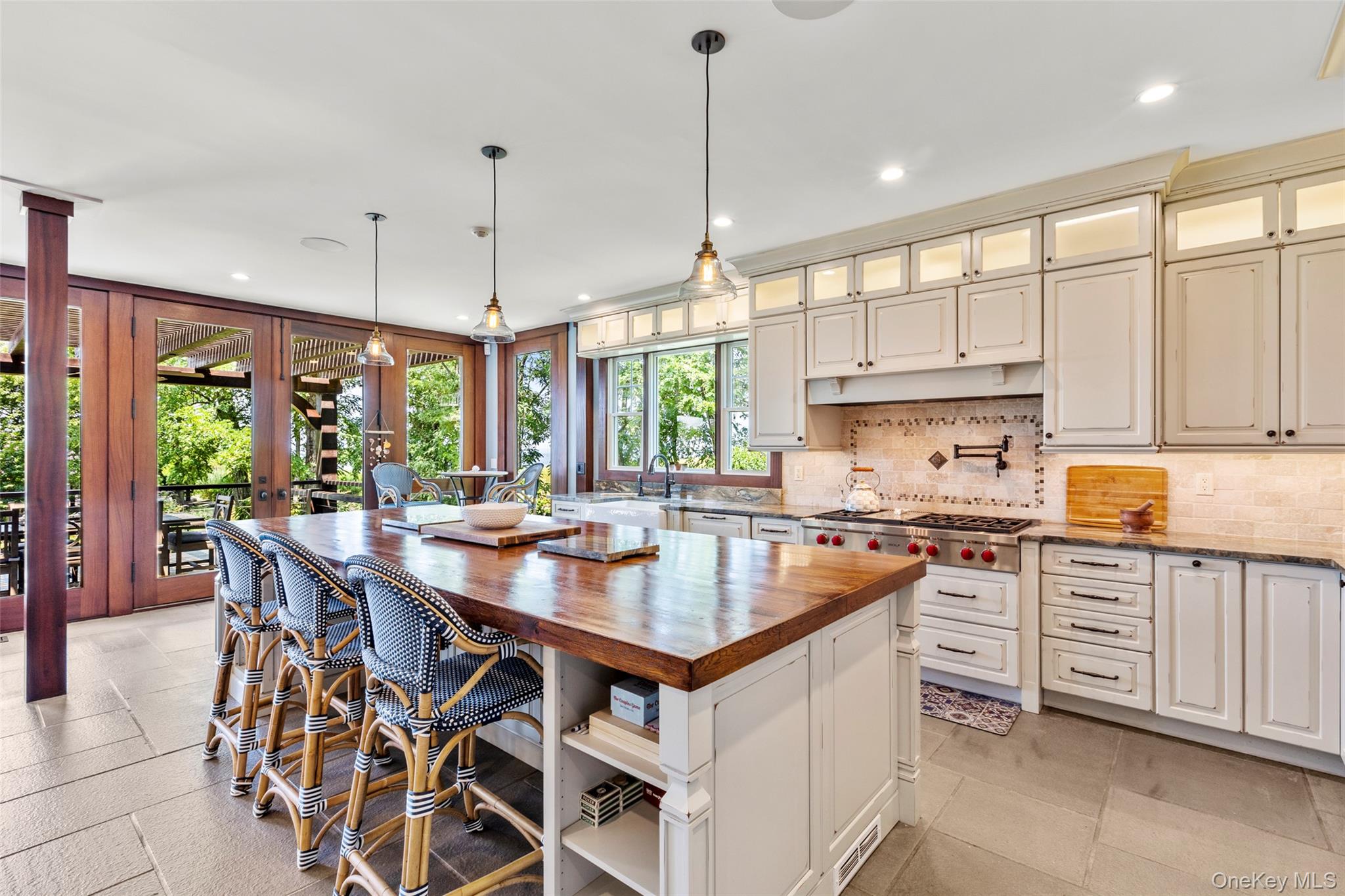 16 Old Field Woods Road, Setauket, NY 11733