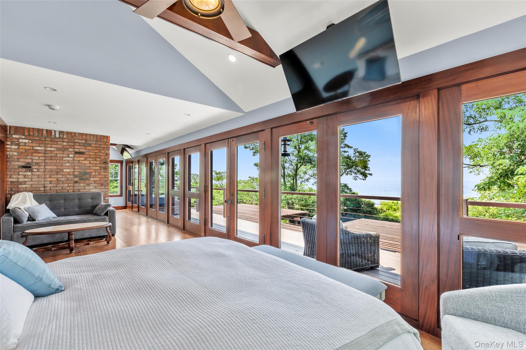 16 Old Field Woods Road, Setauket, NY 11733