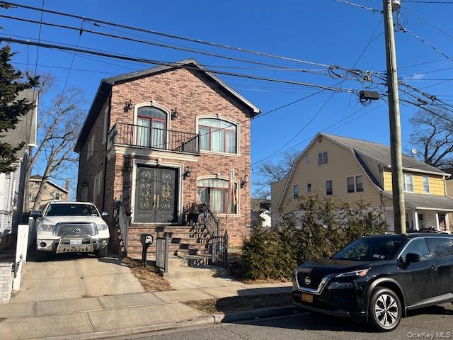 107 E Fairview Avenue, Valley Stream, NY 11580