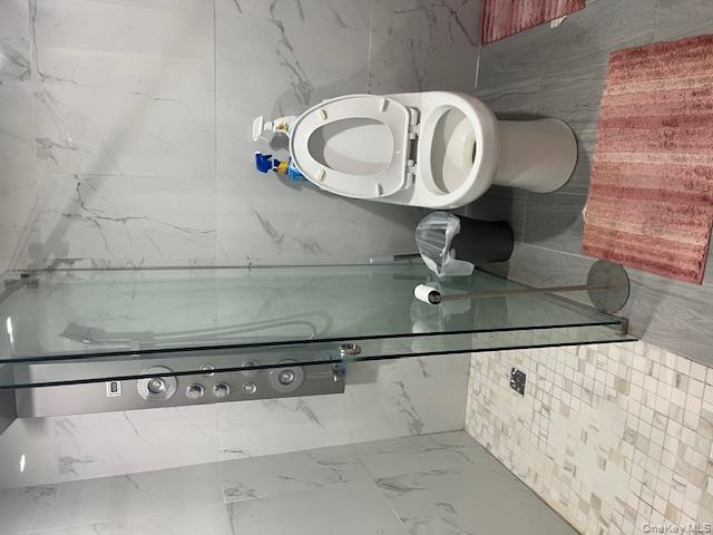 107 E Fairview Avenue, Valley Stream, NY 11580