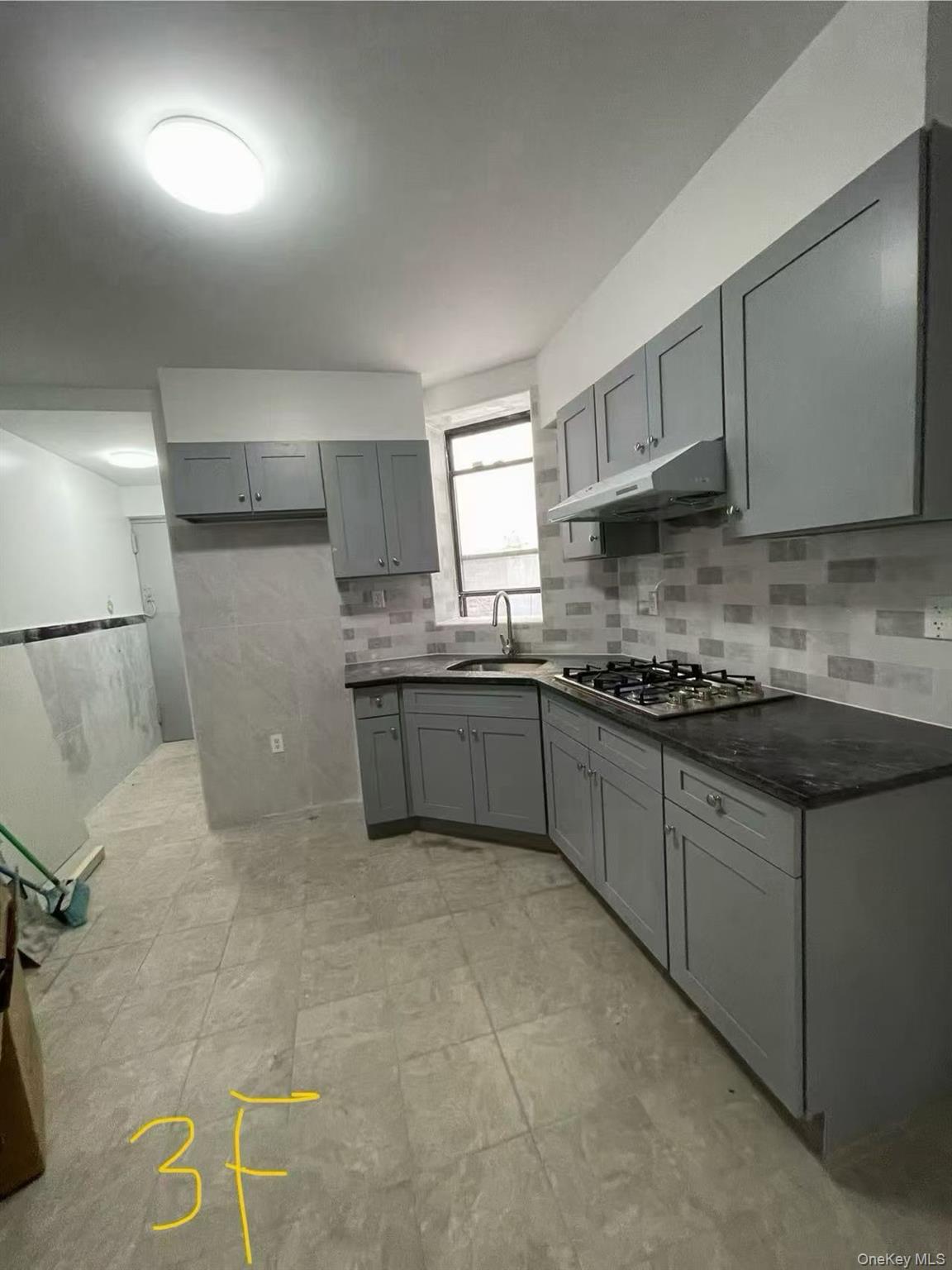 658 46th Street, Brooklyn, NY 11220