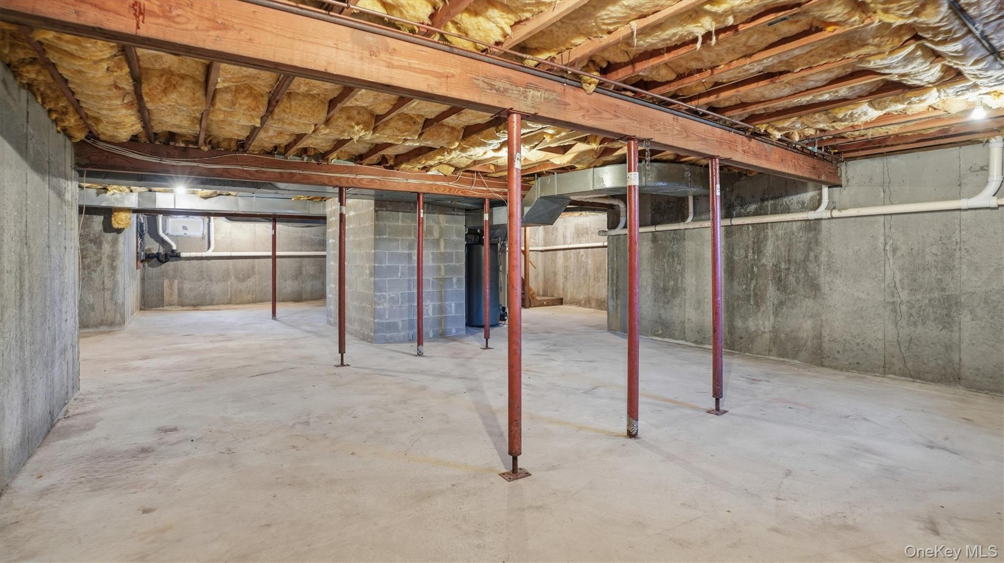 103 Middle Pond Road, Southampton, NY 11968