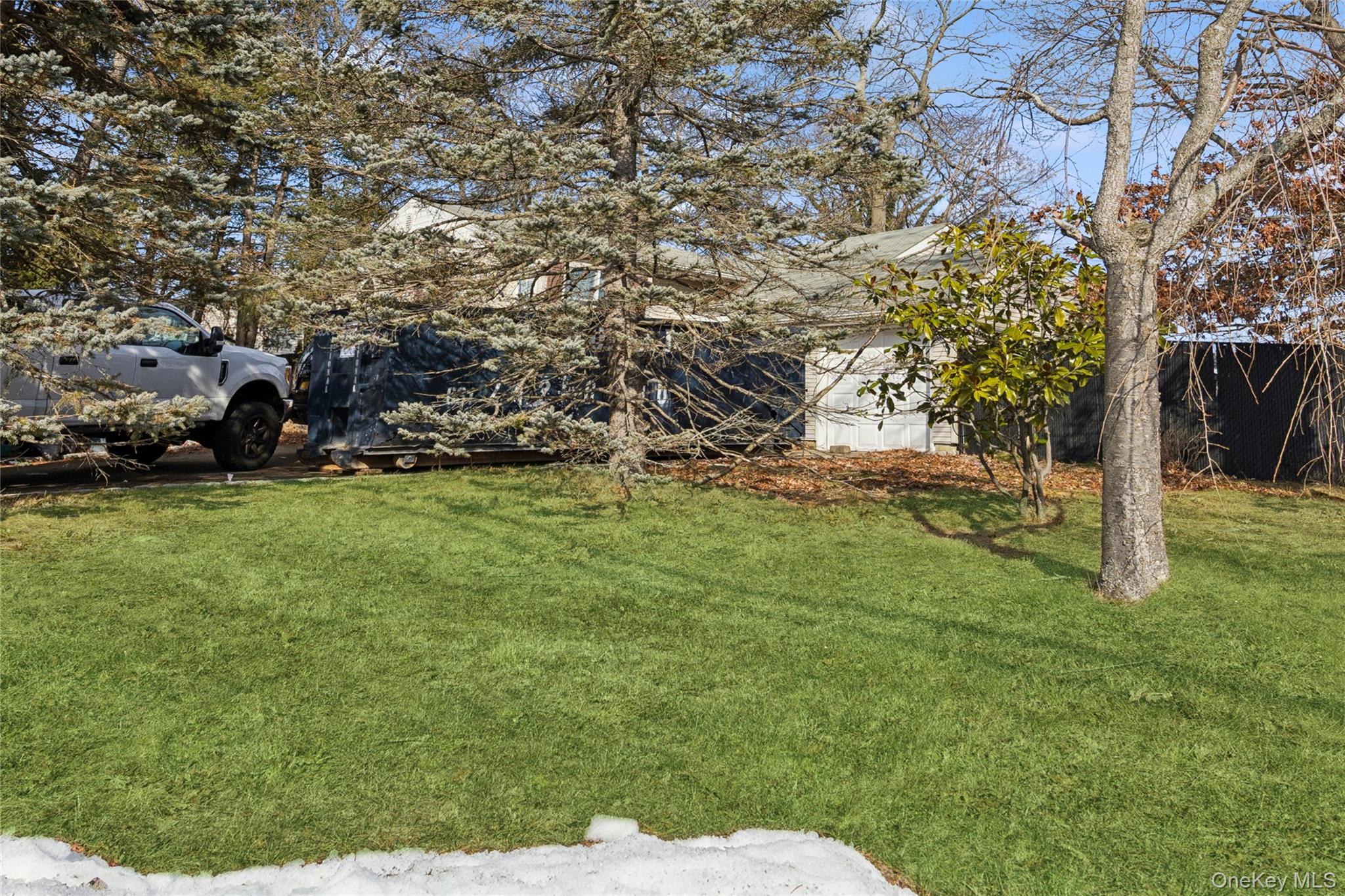 3 Allegheny Drive W, Farmingville, NY 11738