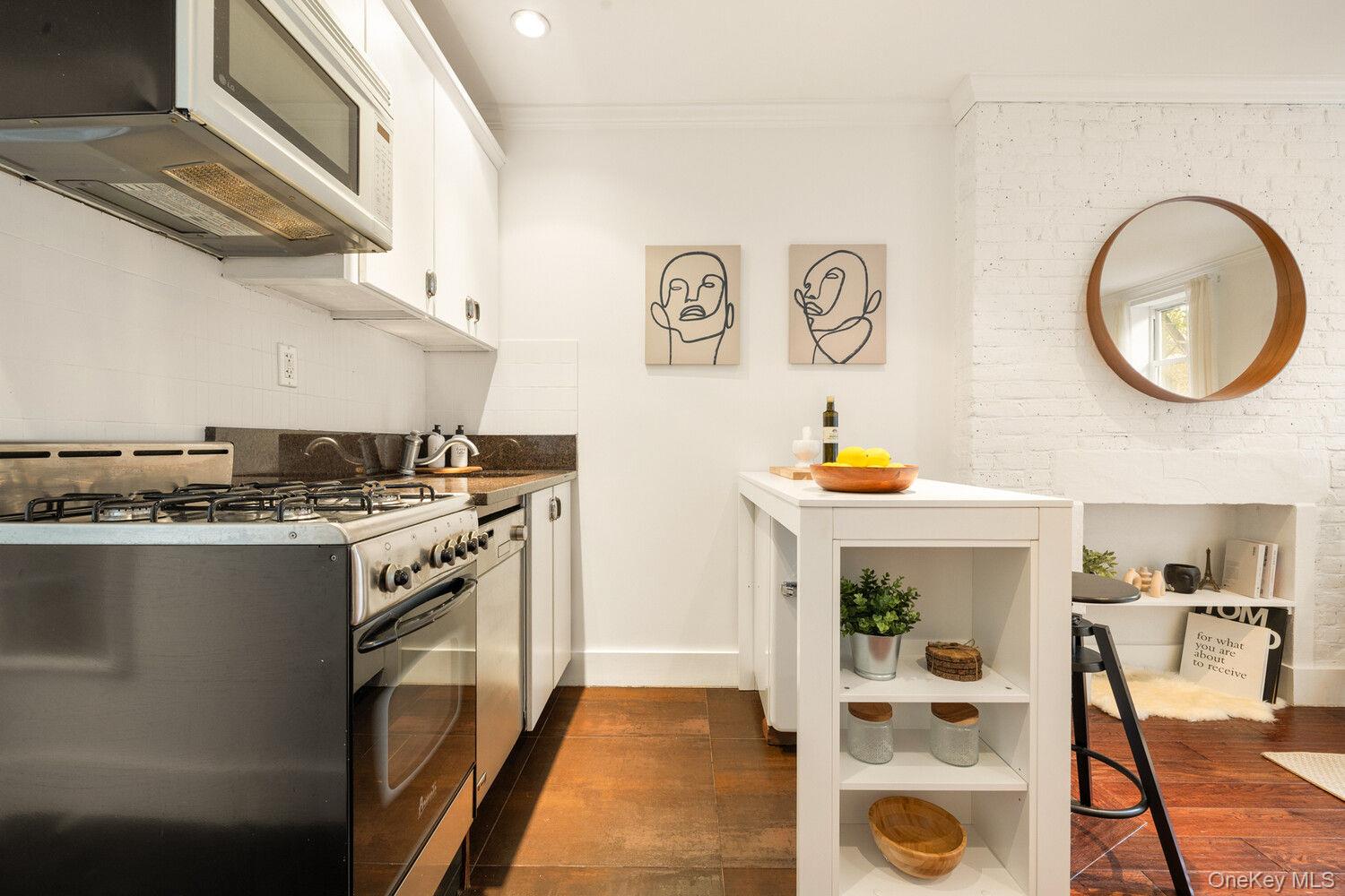 88 HORATIO Street # APT3B, New York (Manhattan), NY 10014