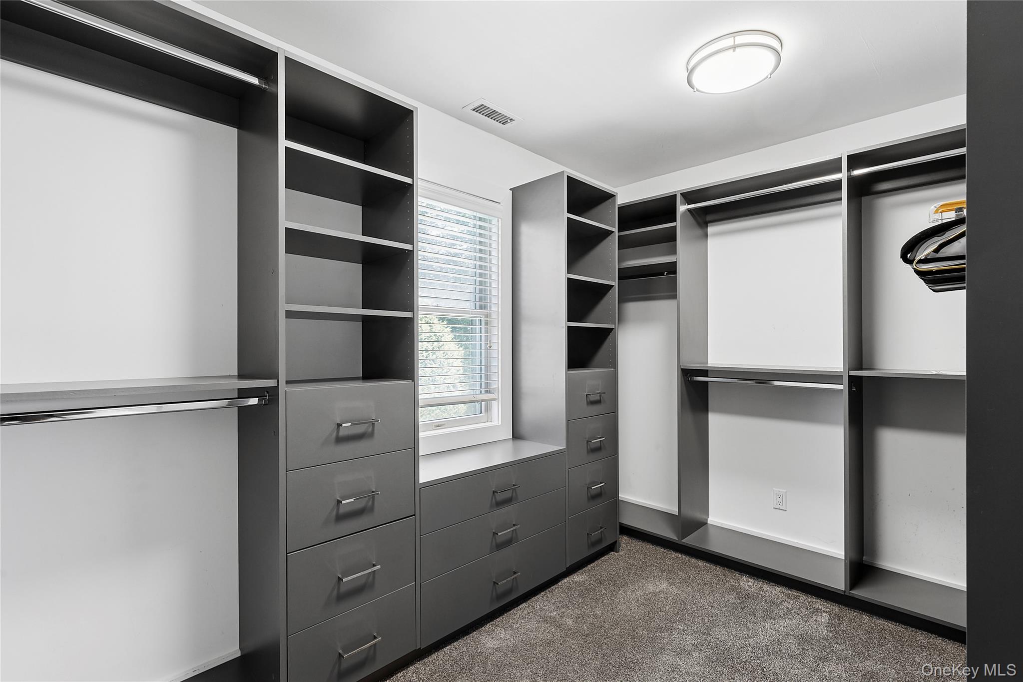 31 Highland Road, Southampton, NY 11968