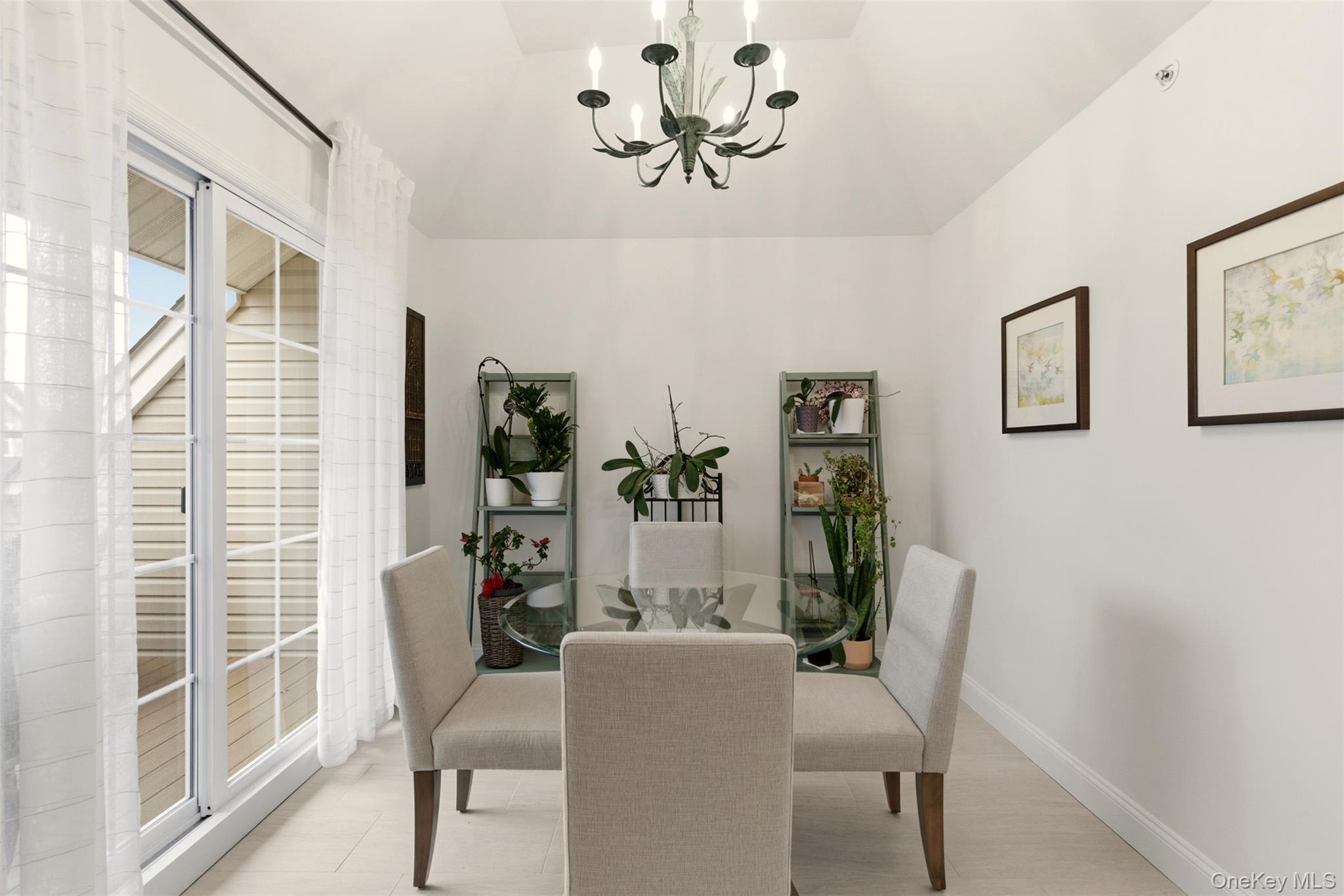 28 Steven Circle, Dix Hills, NY 11746