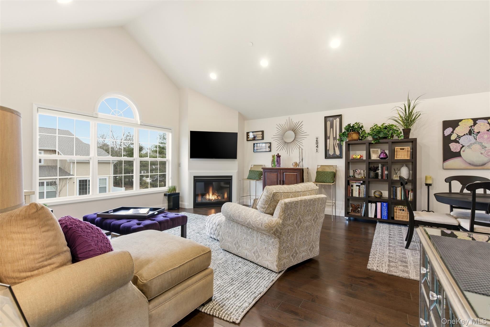 28 Steven Circle, Dix Hills, NY 11746