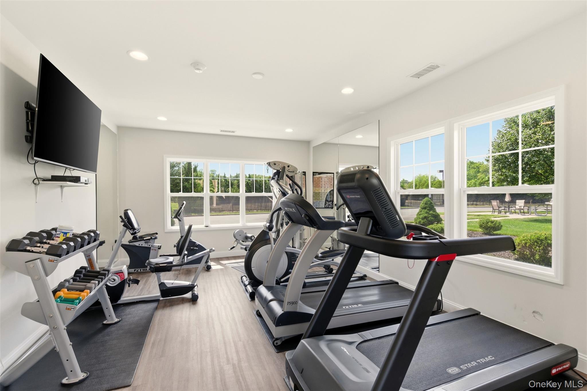 28 Steven Circle, Dix Hills, NY 11746