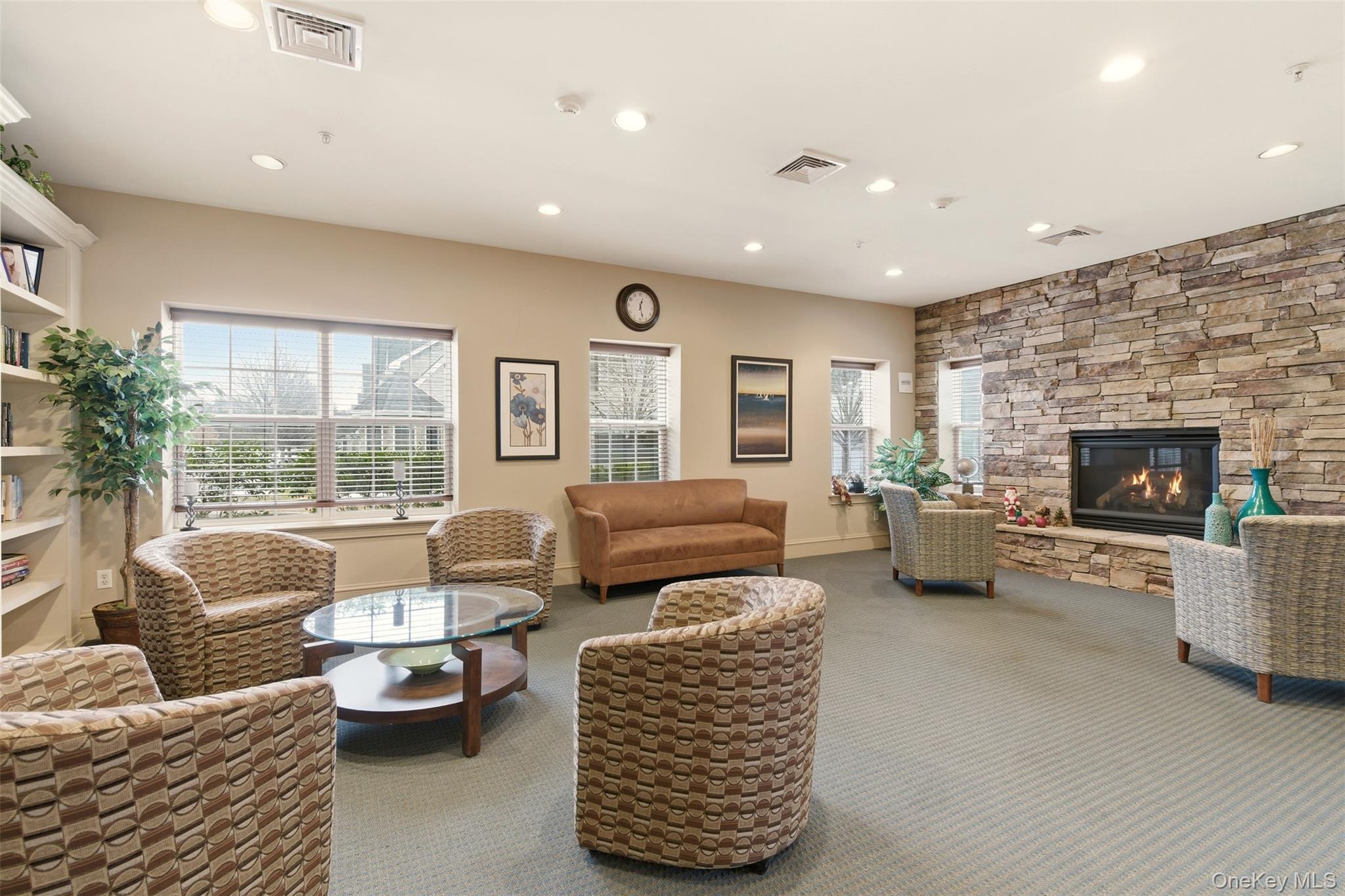 28 Steven Circle, Dix Hills, NY 11746