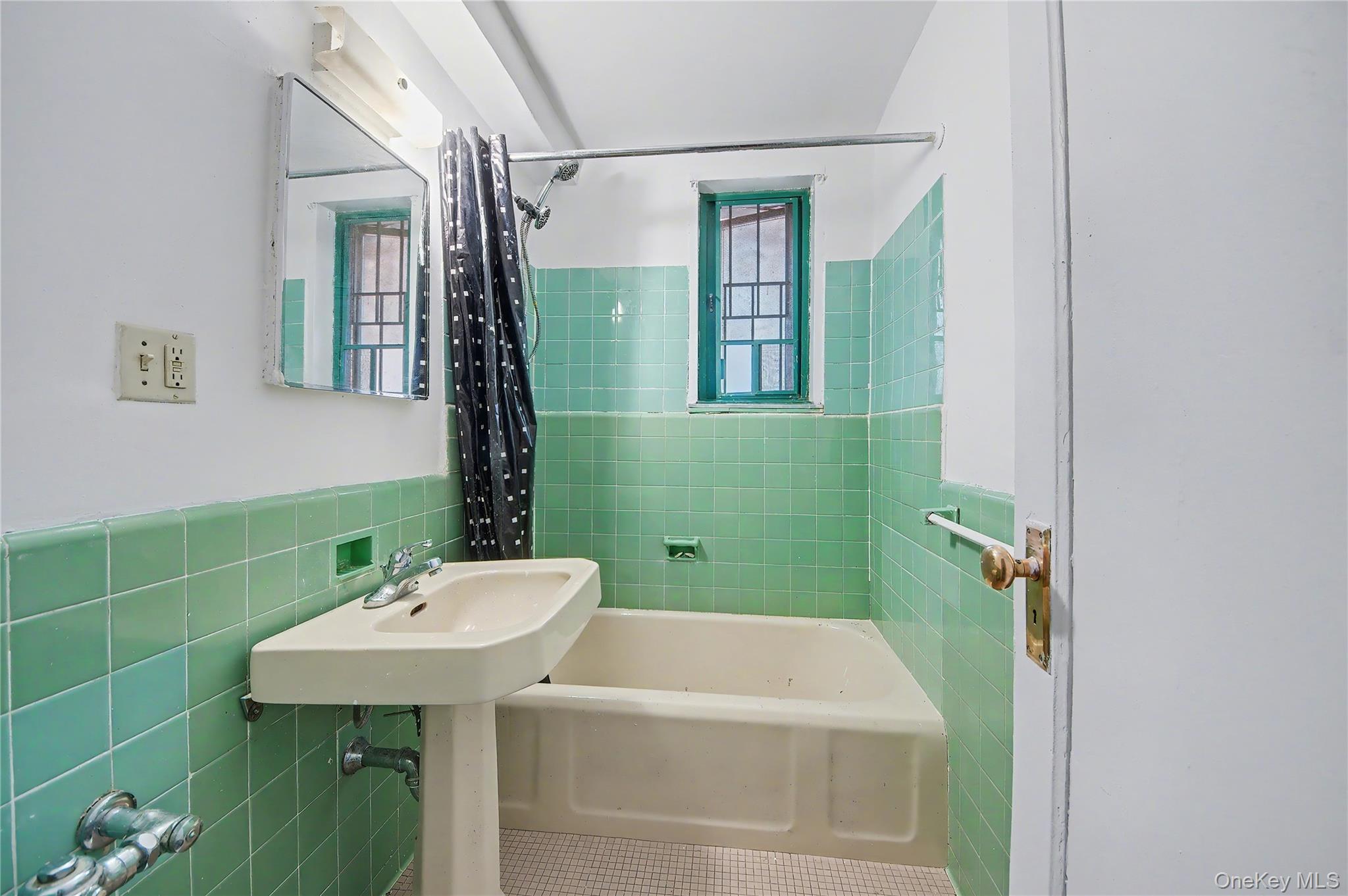 2100 E Tremont Avenue # 1F, Bronx, NY 10462